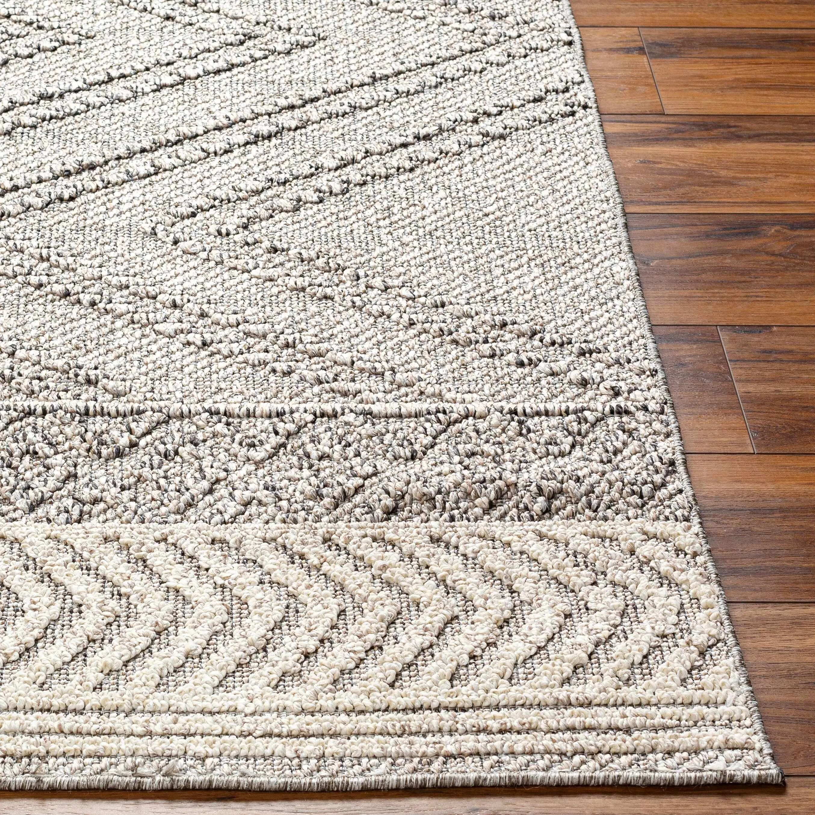 Hauteloom Areli Diamond Geometric Farmhouse Patio Outdoor Area Rug