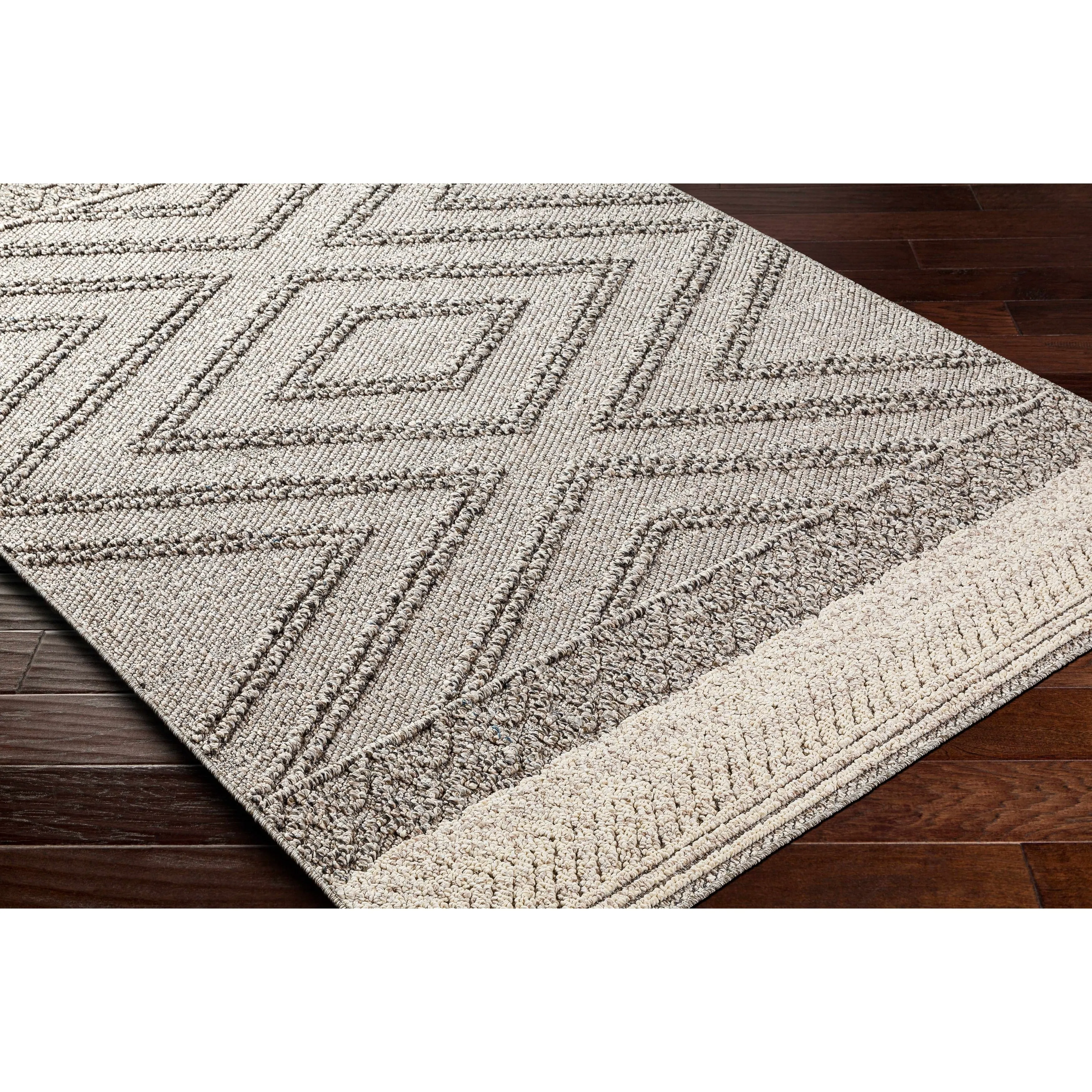 Hauteloom Areli Diamond Geometric Farmhouse Patio Outdoor Area Rug