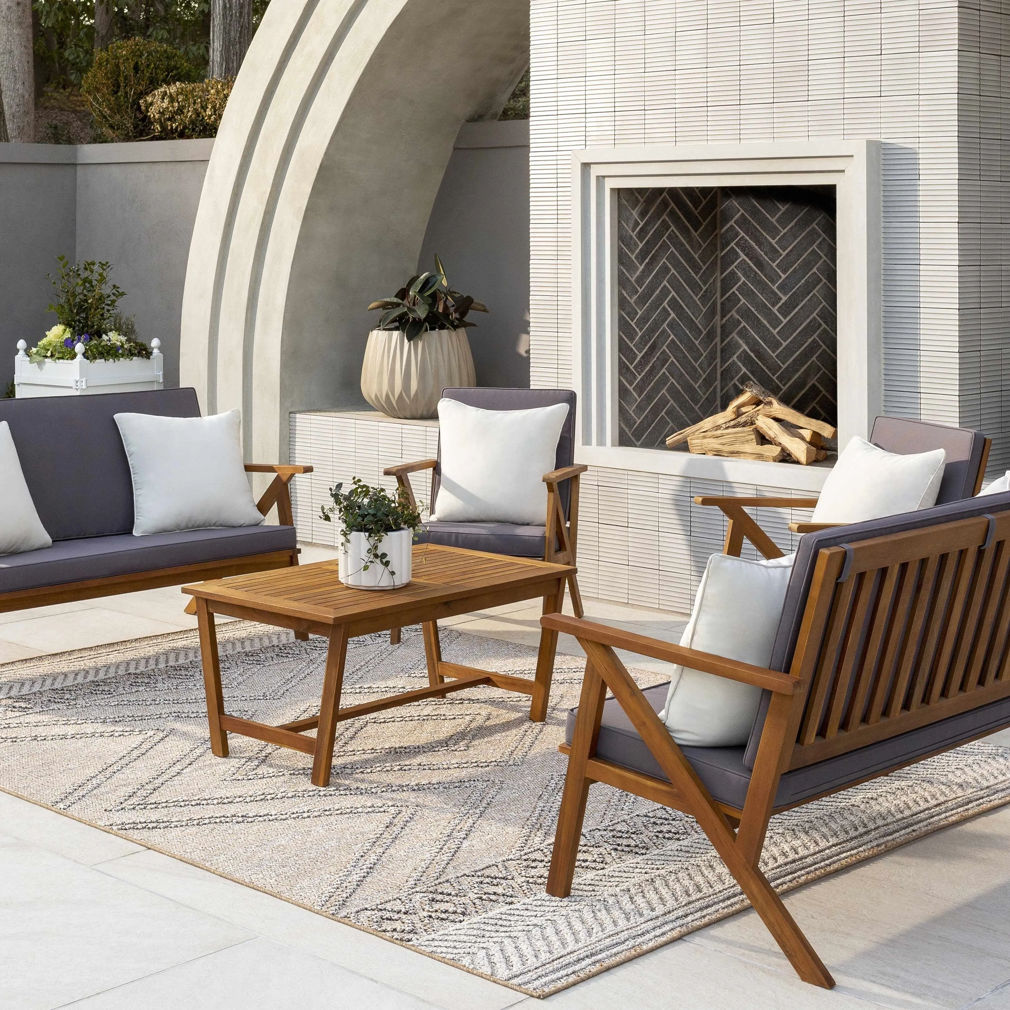 Hauteloom Areli Diamond Geometric Farmhouse Patio Outdoor Area Rug