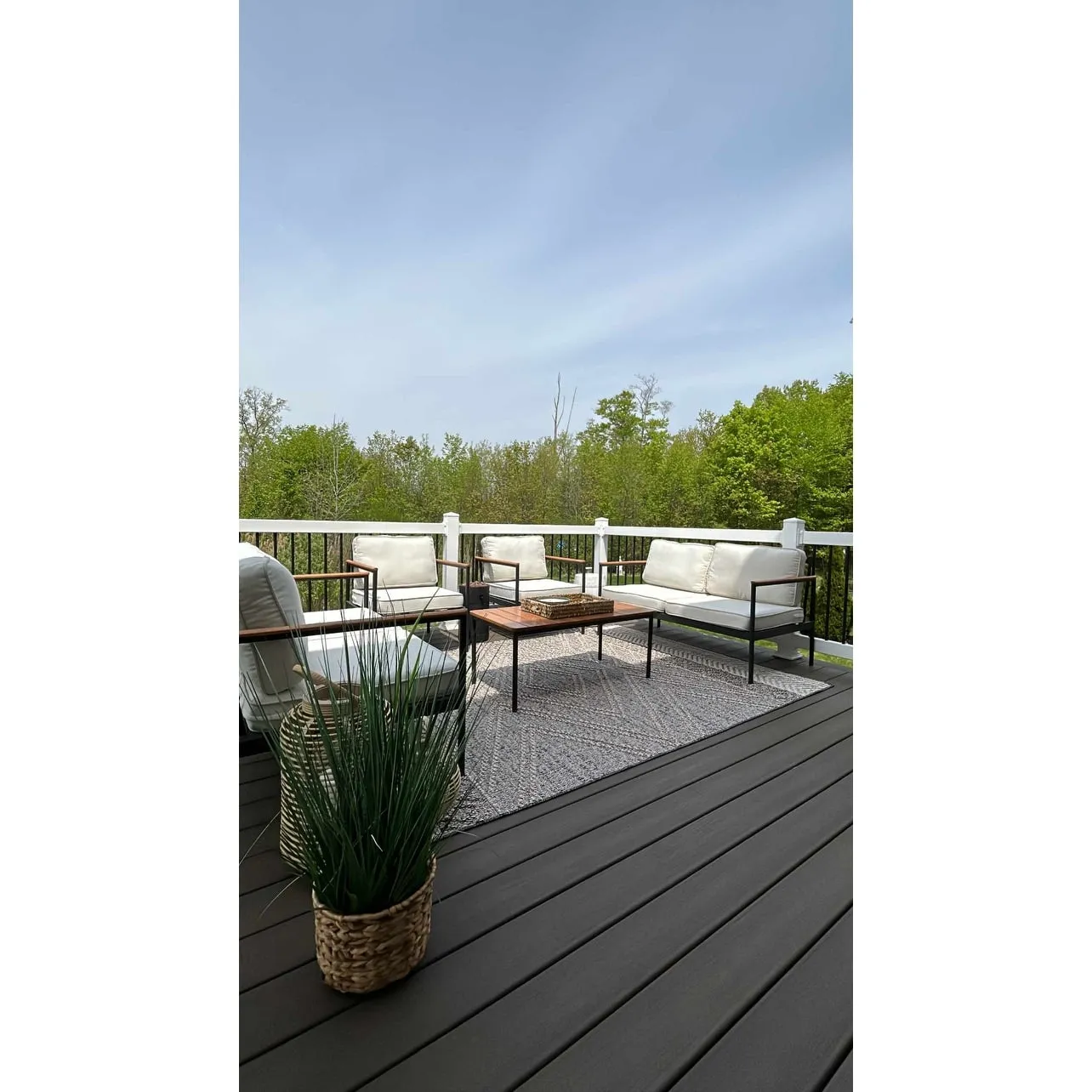 Hauteloom Areli Diamond Geometric Farmhouse Patio Outdoor Area Rug