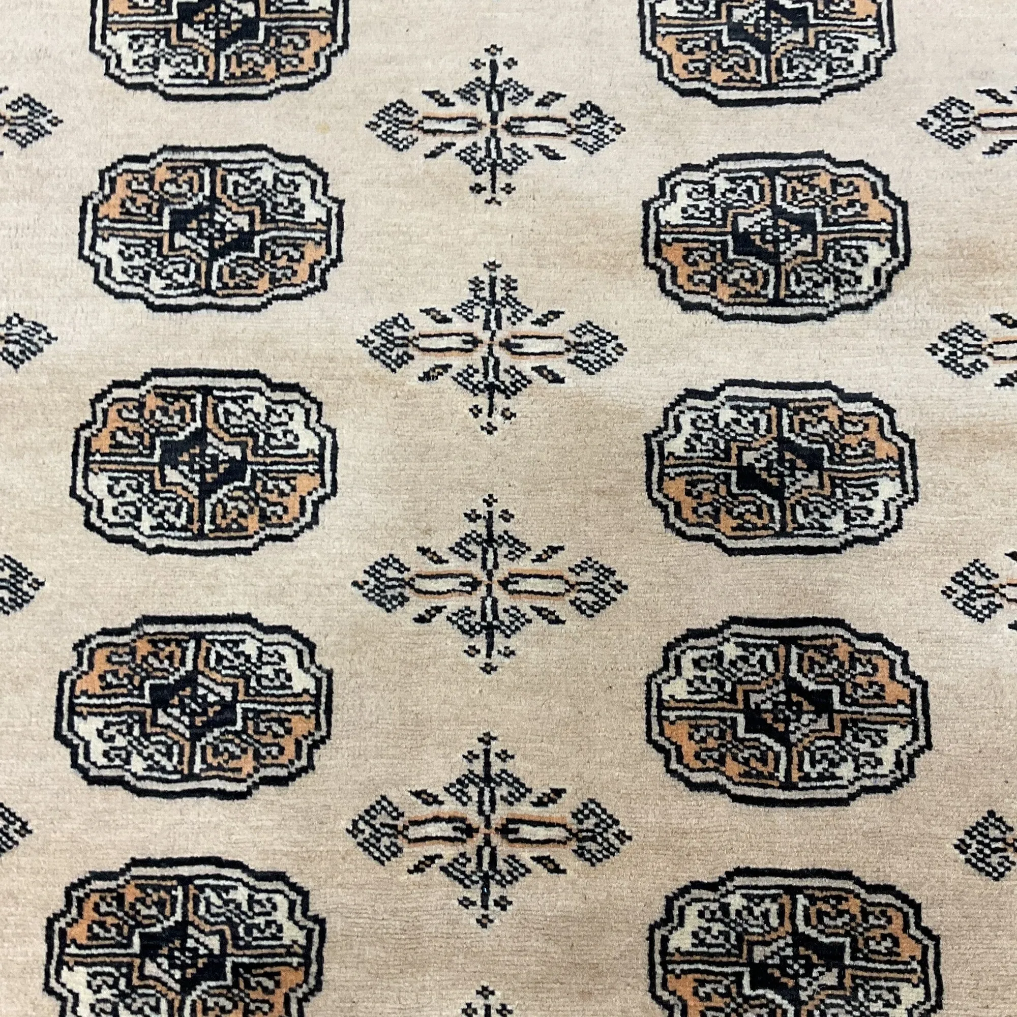 HERAT ORIENTAL Handmade One-of-a-Kind Bokhara Wool Rug - 4'2 x 6'