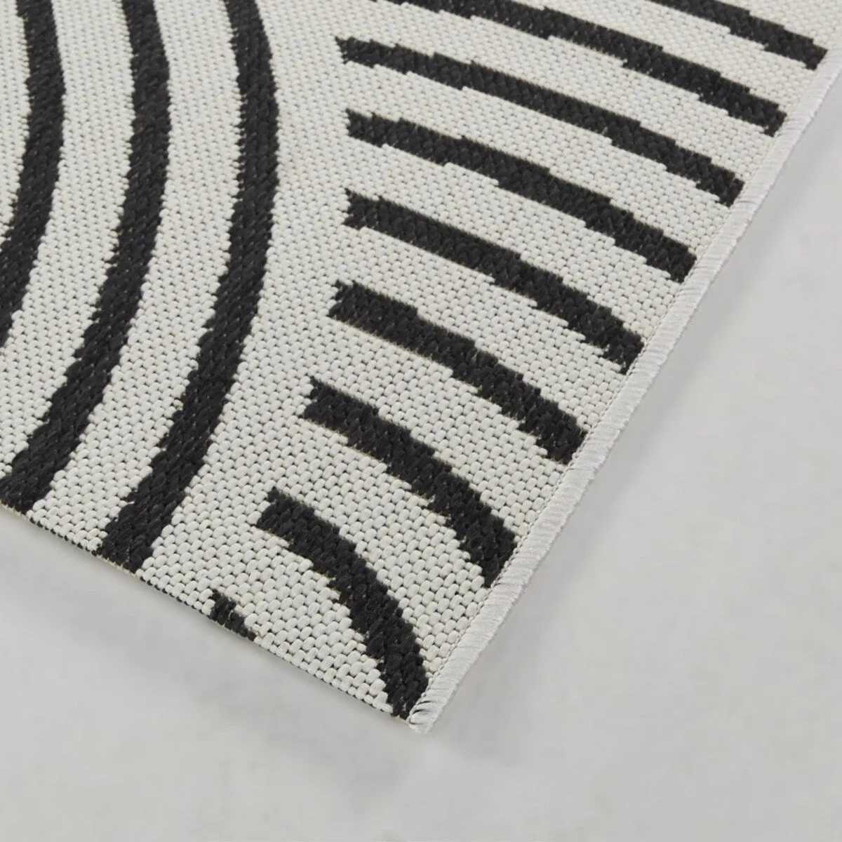 Irma Modern Striped Indoor/Outdoor Area Rug