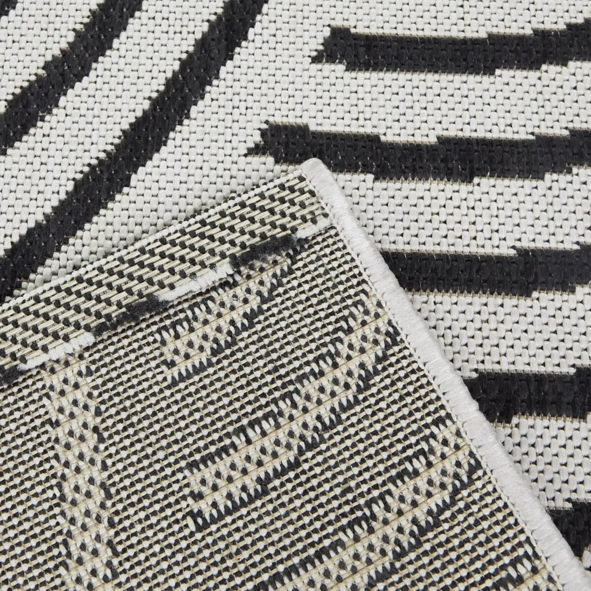 Irma Modern Striped Indoor/Outdoor Area Rug