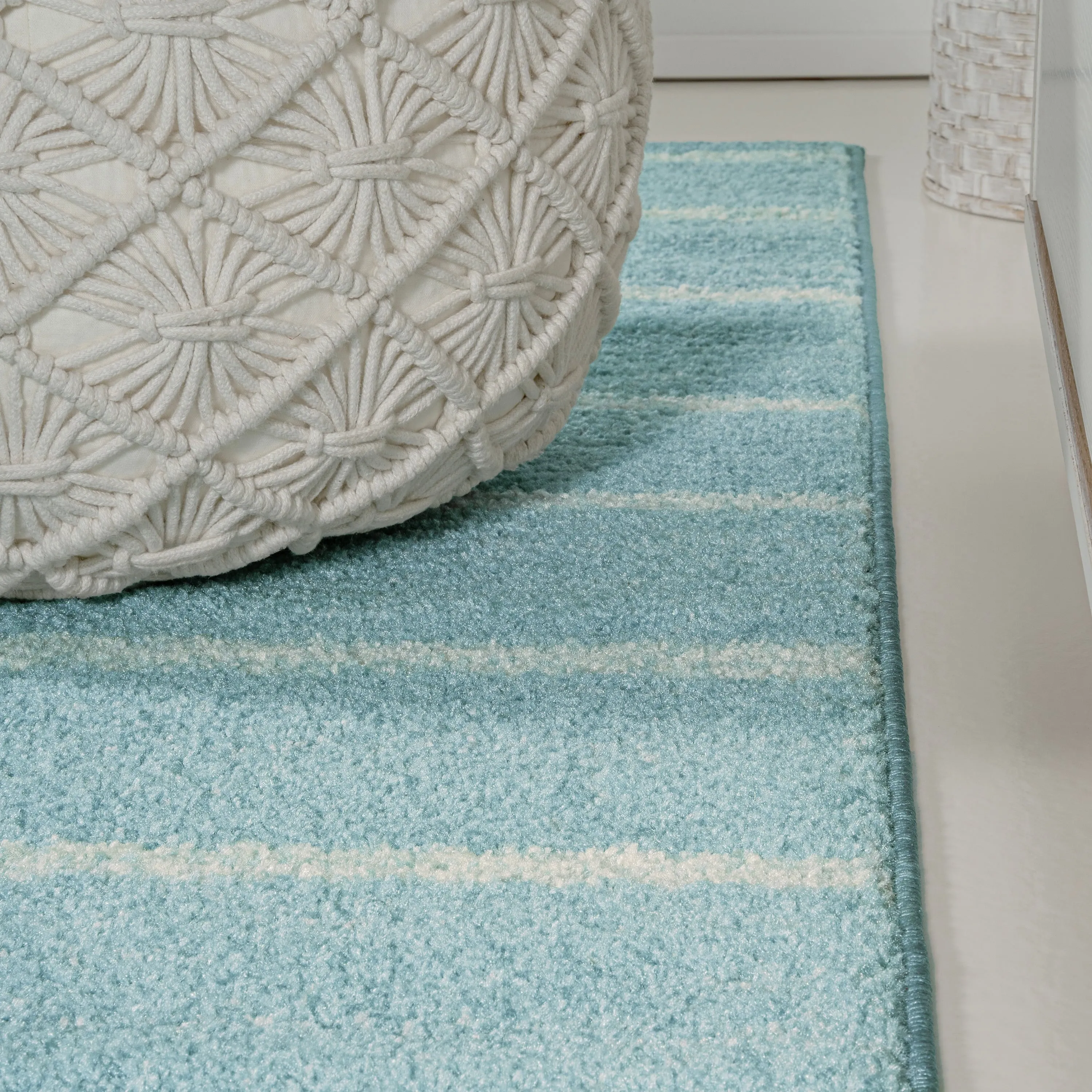 JONATHAN Y Alia Minimalist Stripe Area Rug