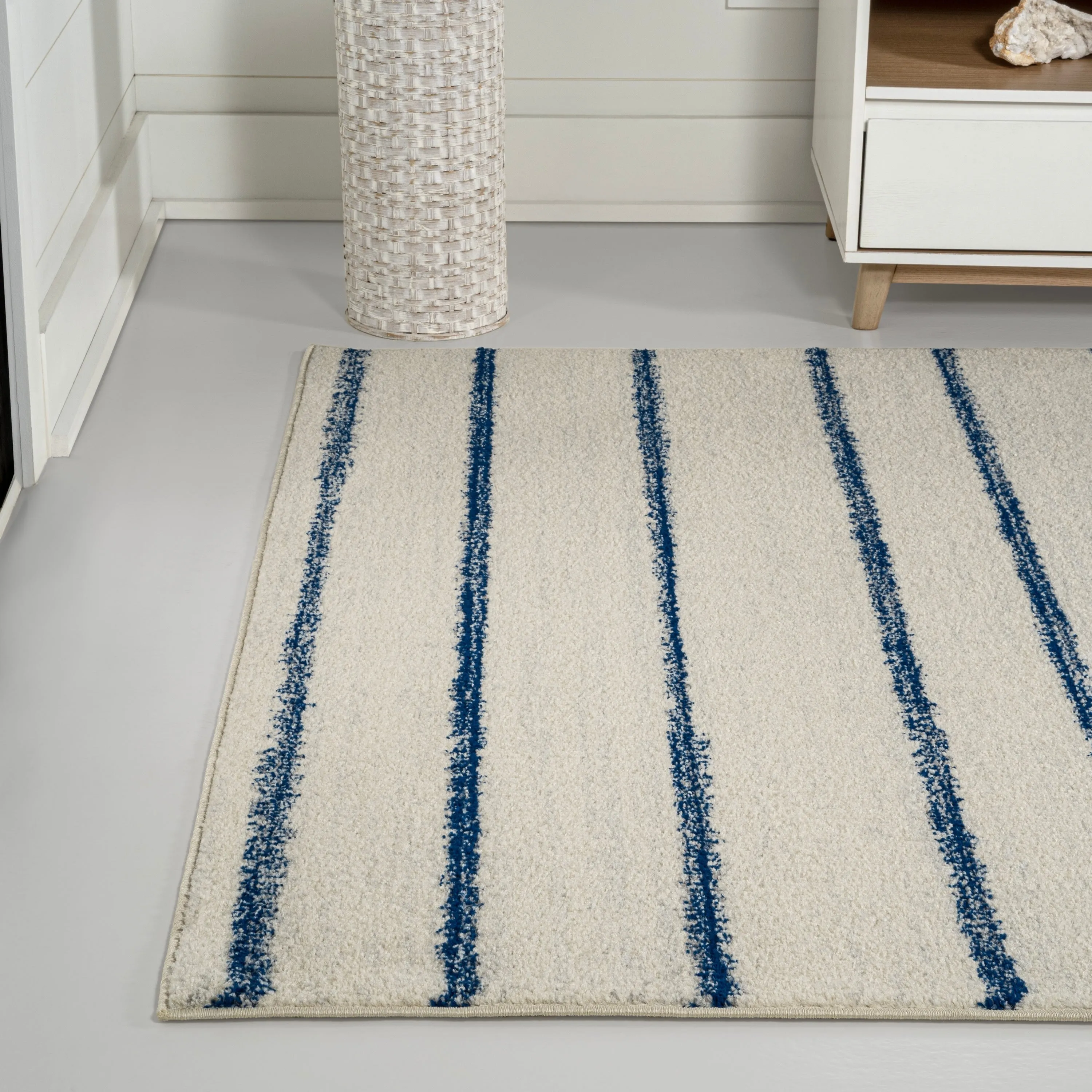 JONATHAN Y Alia Minimalist Stripe Area Rug