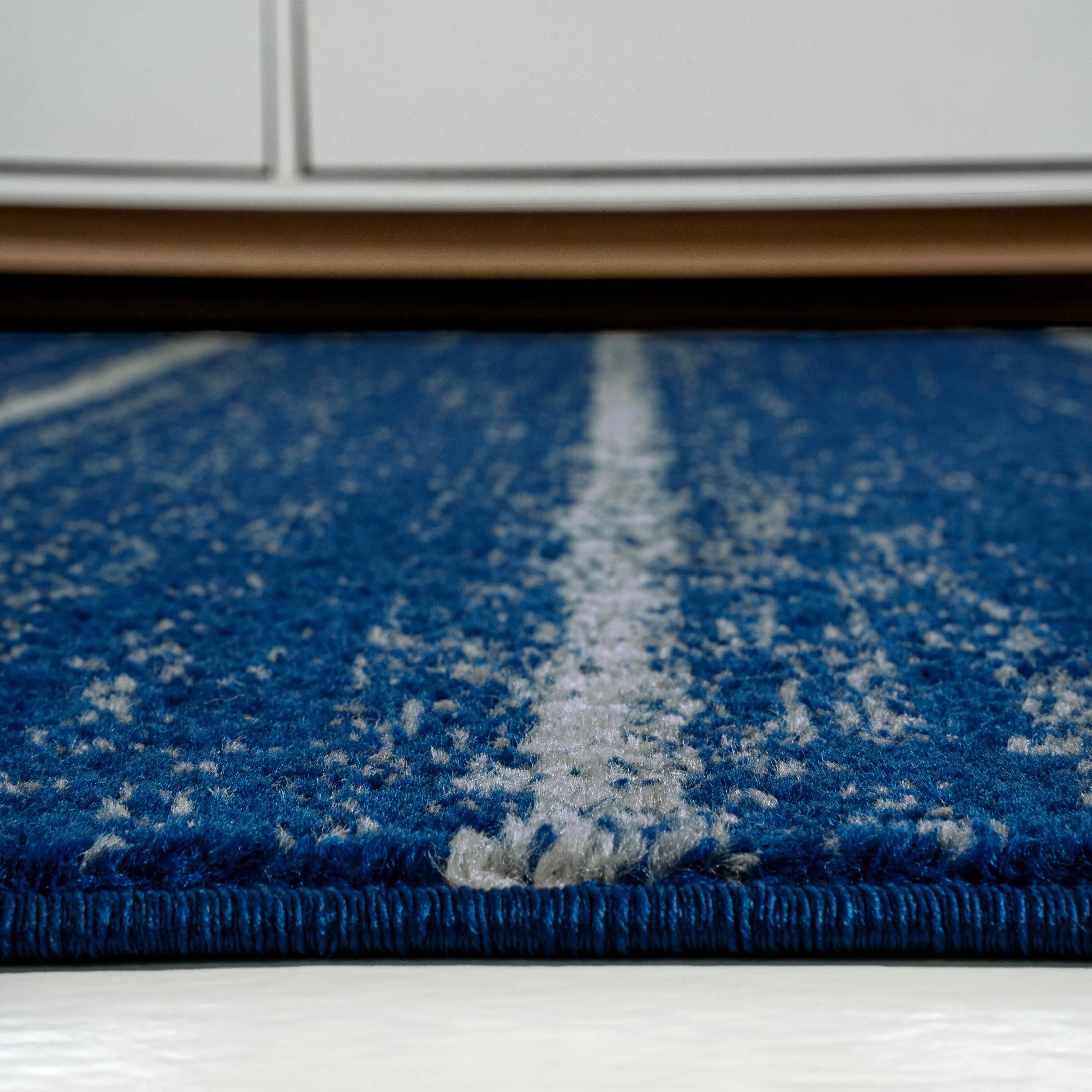 JONATHAN Y Alia Minimalist Stripe Area Rug