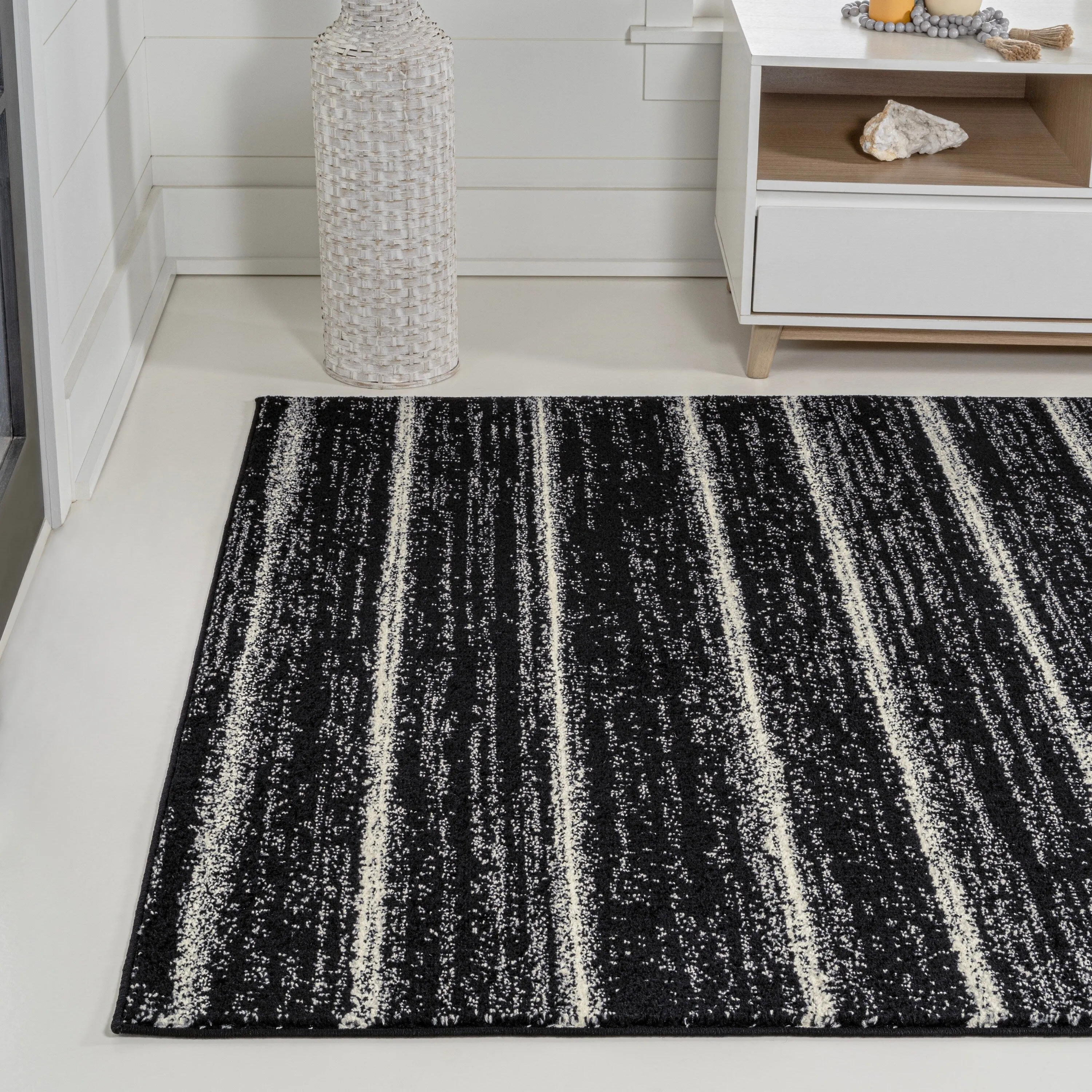 JONATHAN Y Alia Minimalist Stripe Area Rug