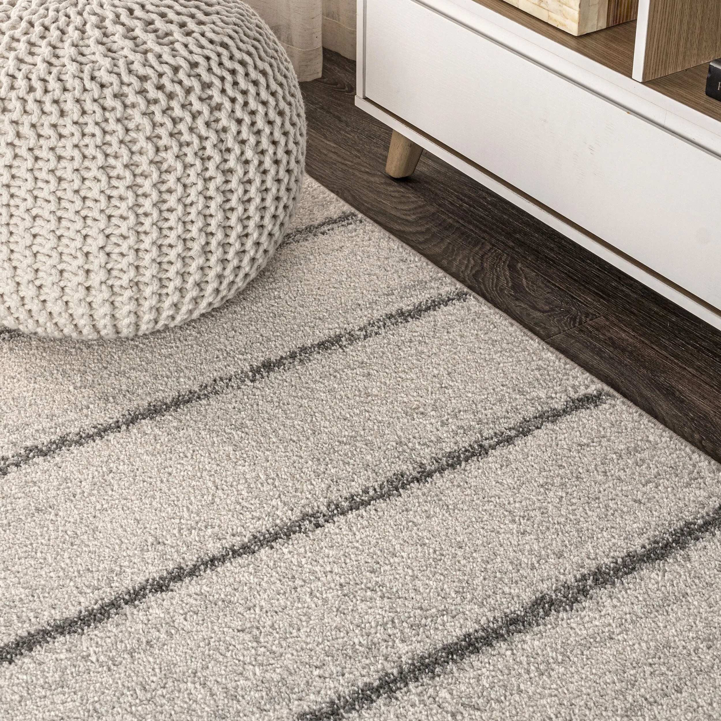 JONATHAN Y Alia Minimalist Stripe Area Rug