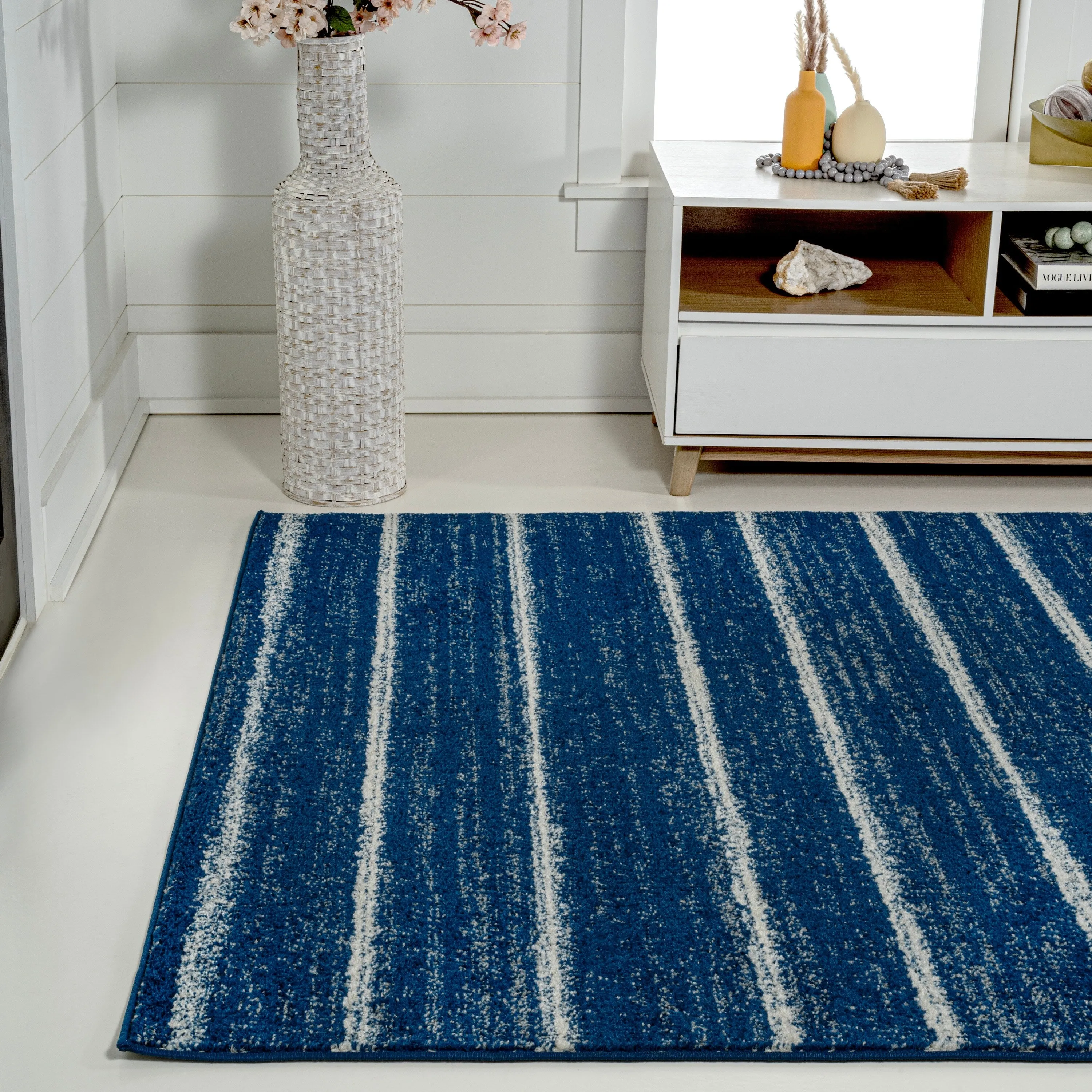 JONATHAN Y Alia Minimalist Stripe Area Rug
