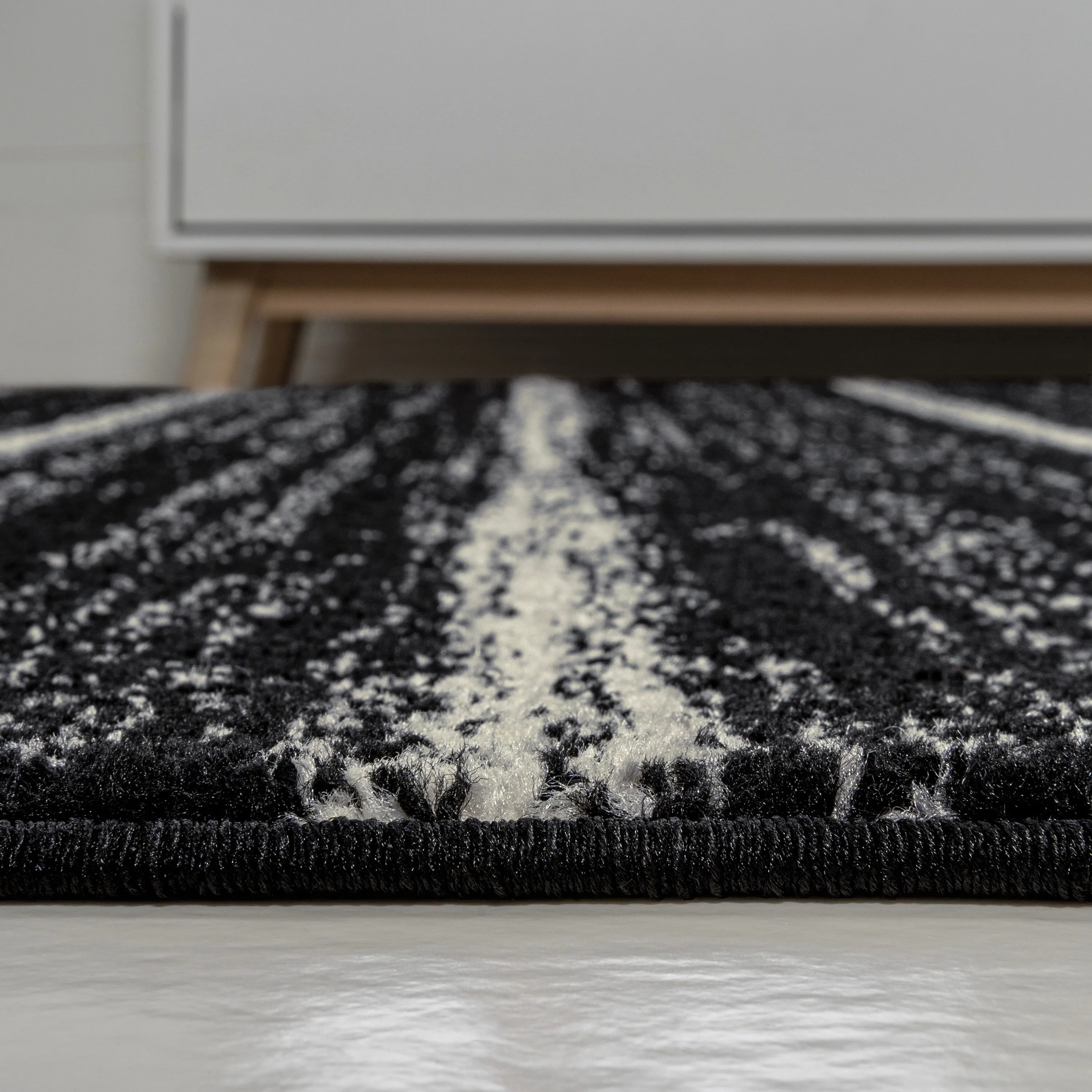 JONATHAN Y Alia Minimalist Stripe Area Rug