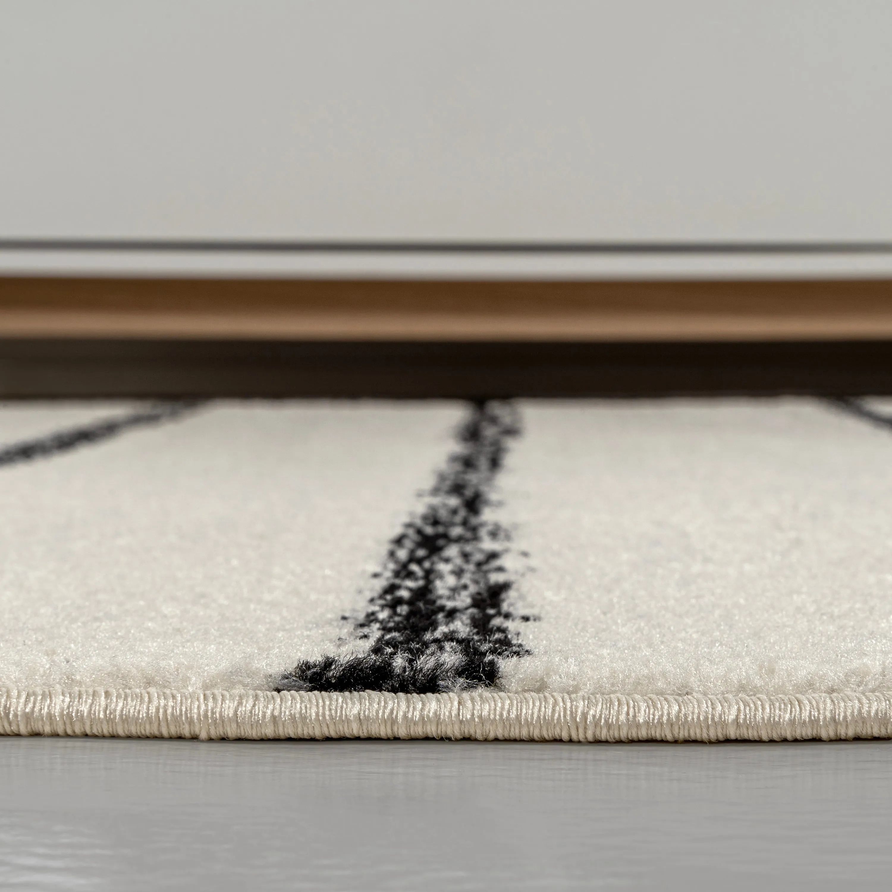 JONATHAN Y Alia Minimalist Stripe Area Rug