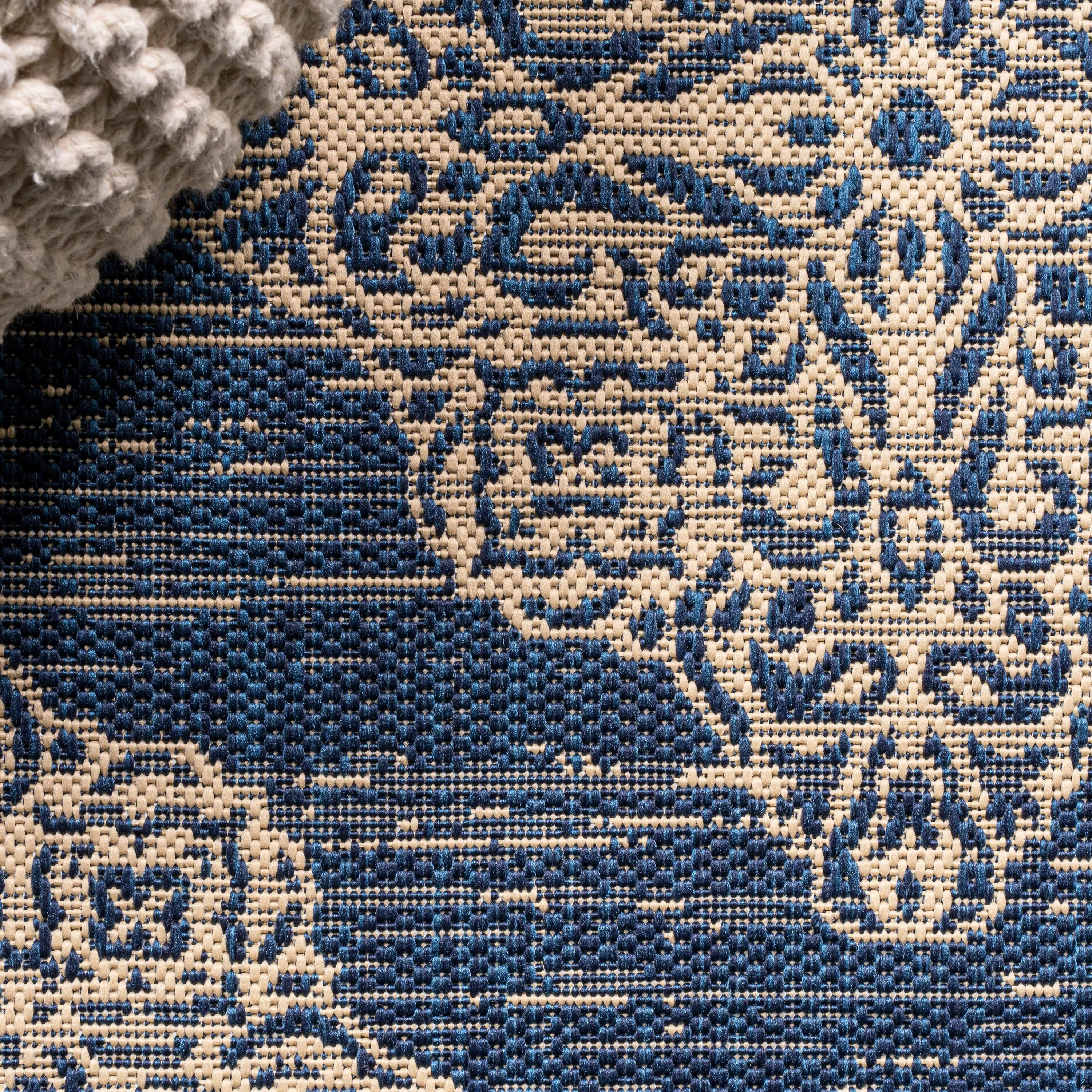 JONATHAN Y Arabesque Ornate Medallions Indoor/Outdoor Area Rug