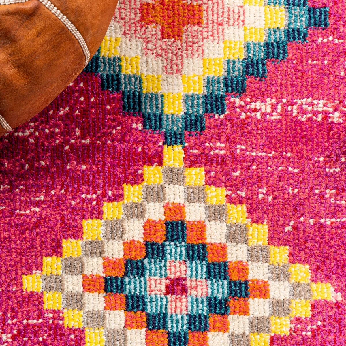 JONATHAN Y Arta Love Geometric Area Rug