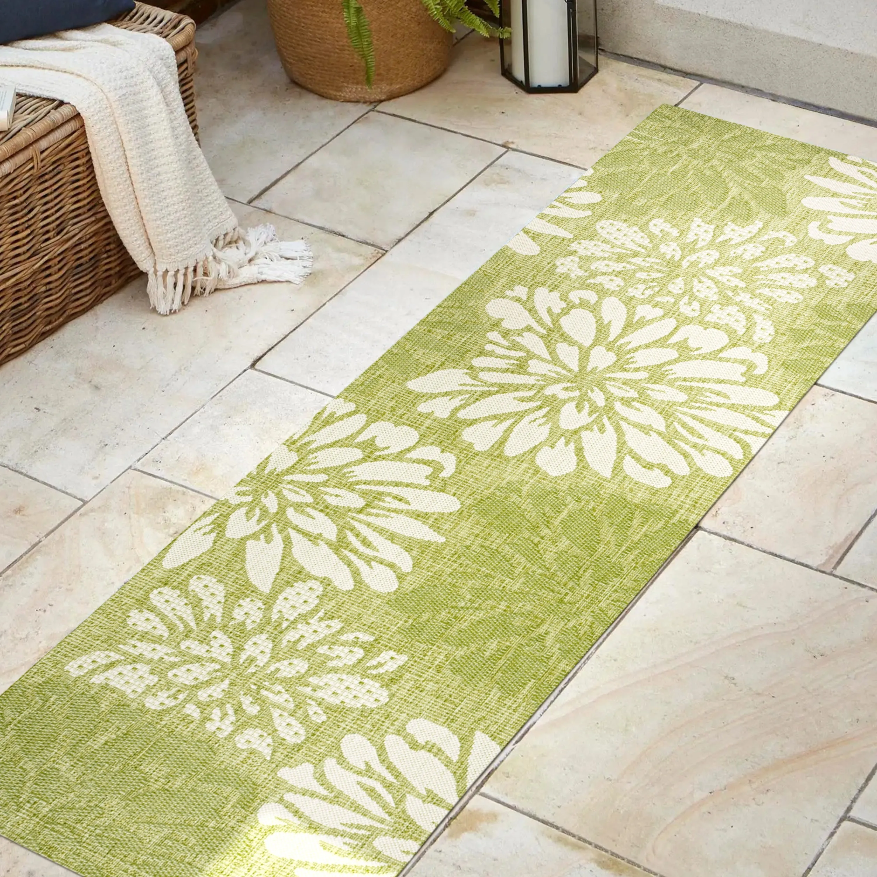 JONATHAN Y Floral Textured Weave Indoor/Outdoor Area Rug
