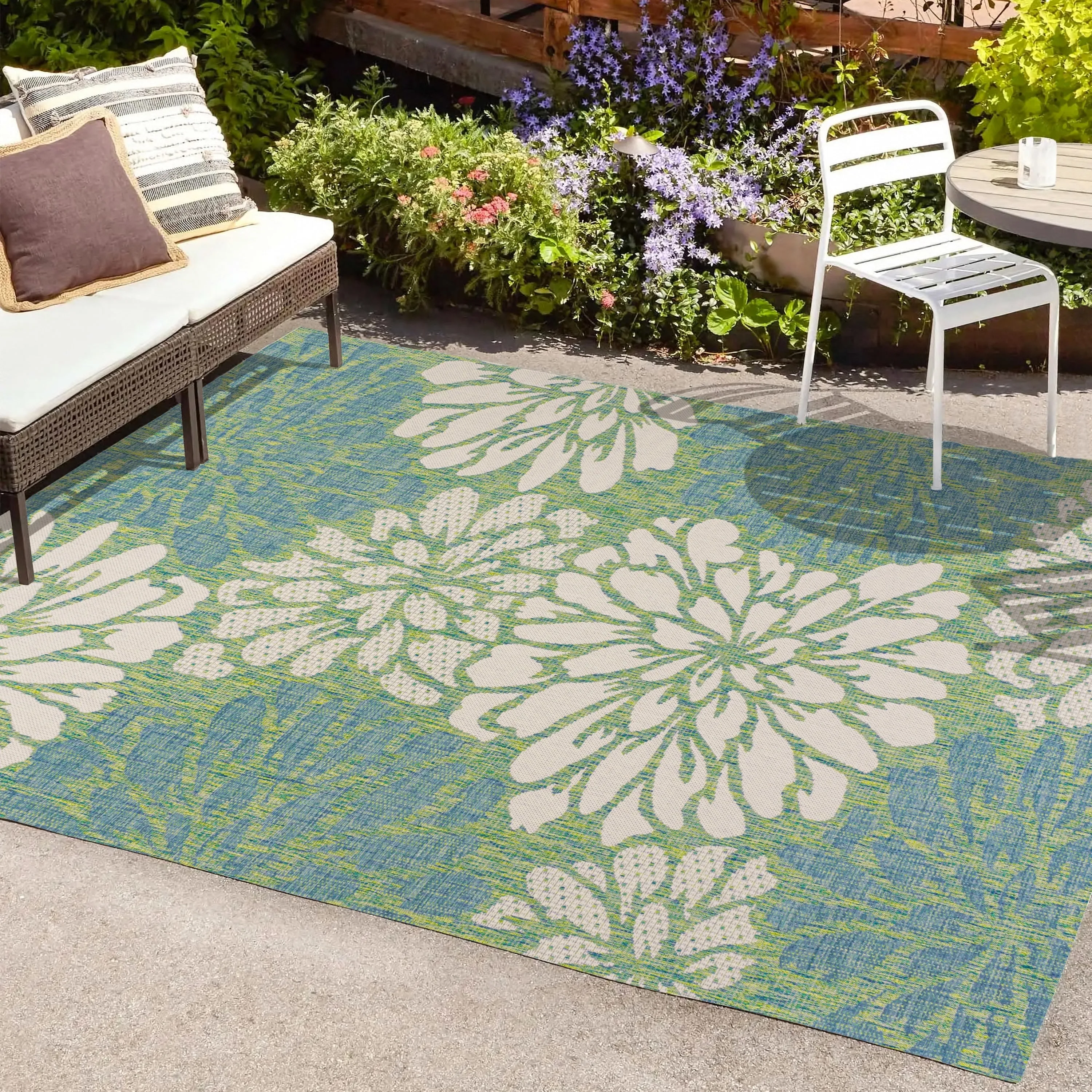JONATHAN Y Floral Textured Weave Indoor/Outdoor Area Rug