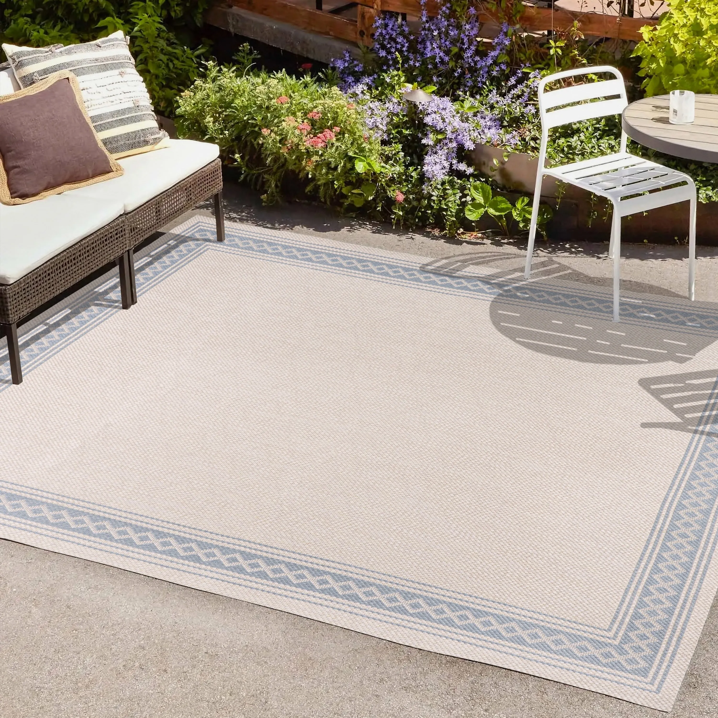 JONATHAN Y Havana Classic Diamond Border Indoor/Outdoor Area Rug