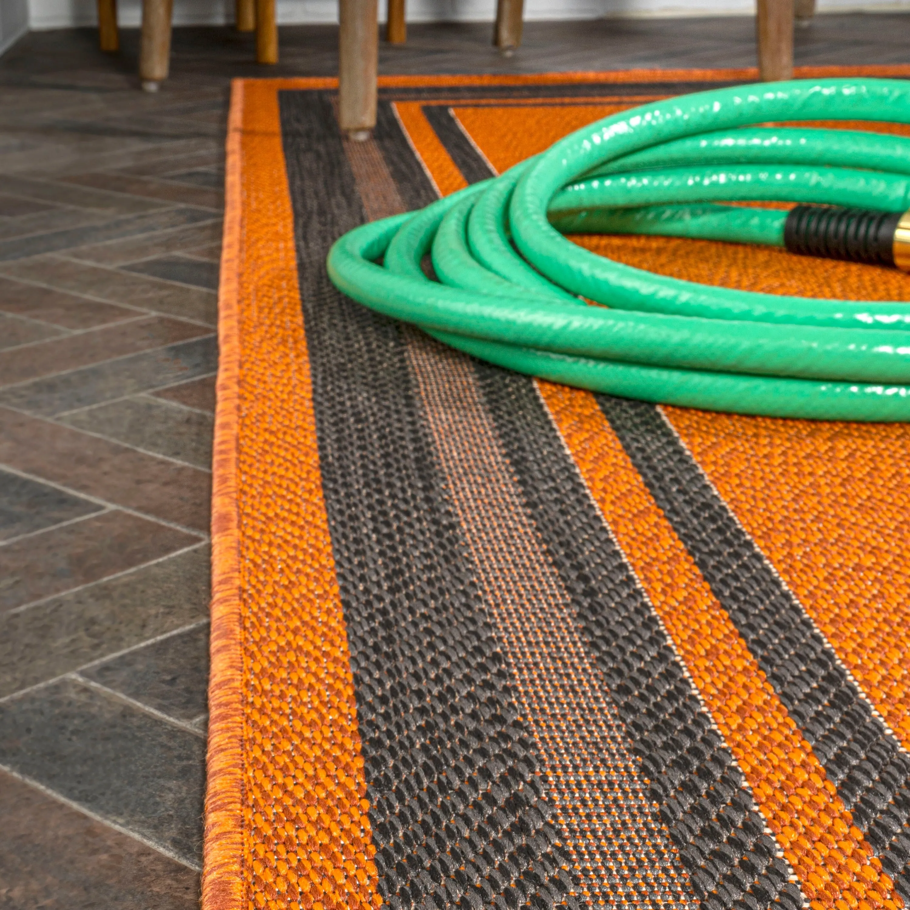 JONATHAN Y Haynes Modern Border Stripe Indoor/Outdoor Area Rug