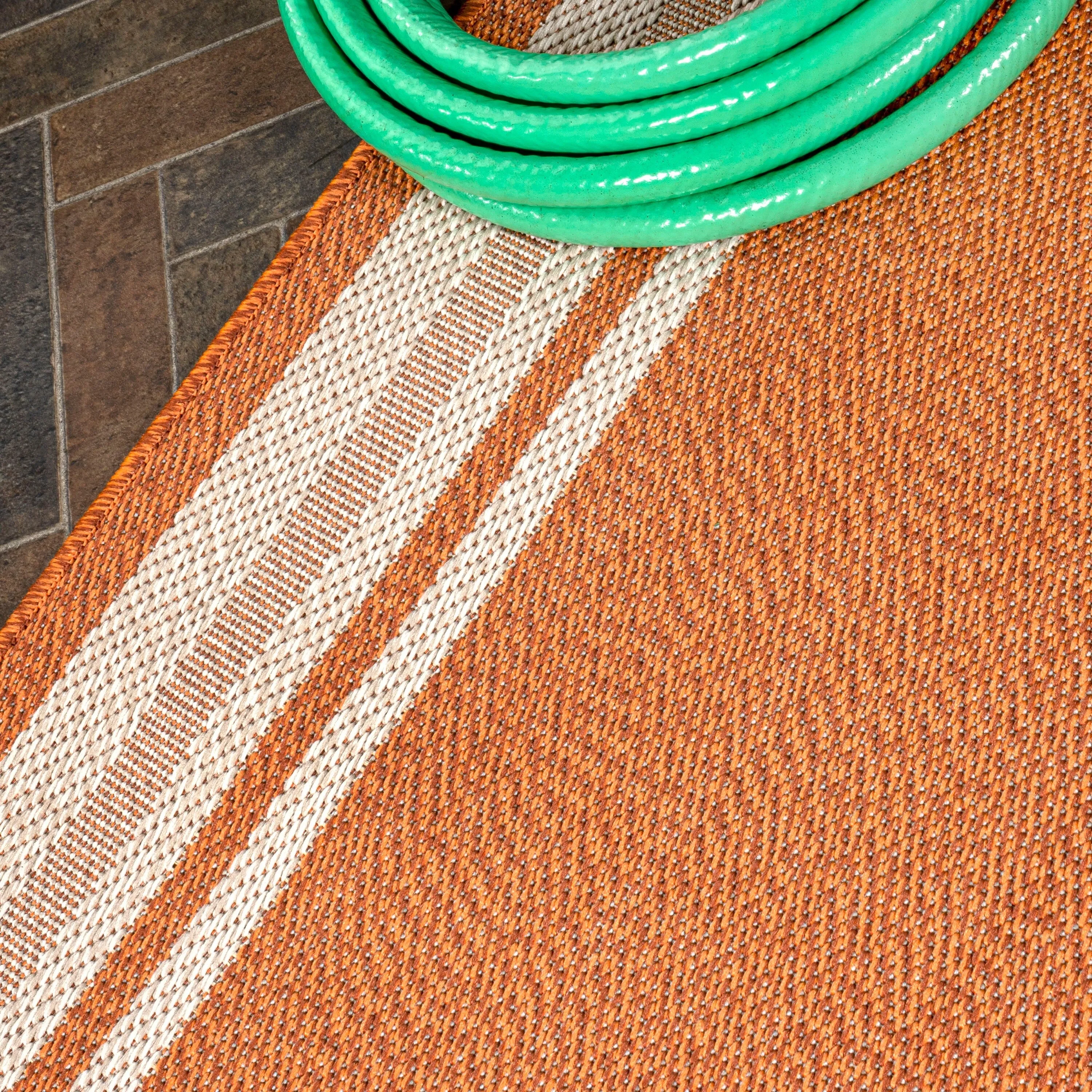 JONATHAN Y Haynes Modern Border Stripe Indoor/Outdoor Area Rug