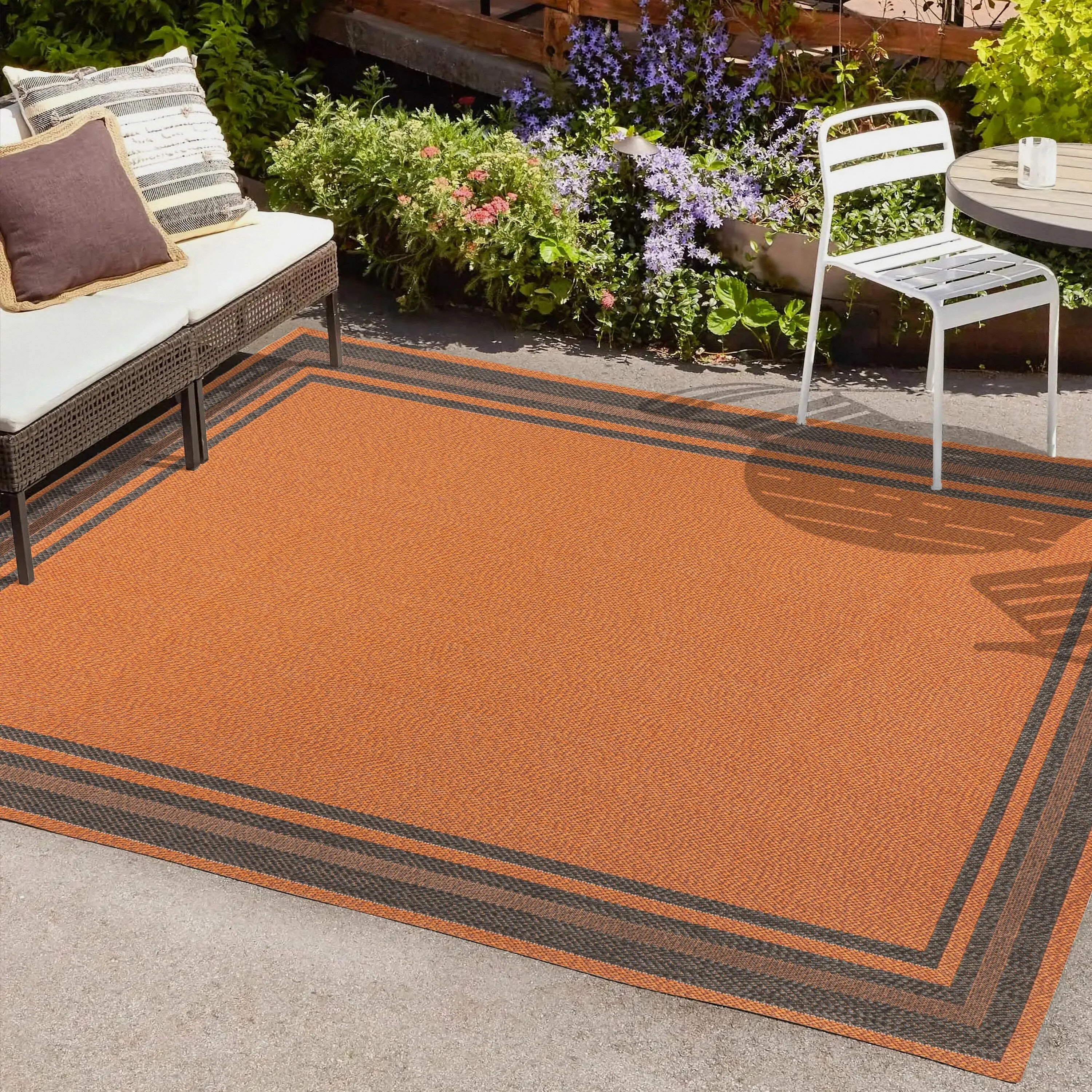 JONATHAN Y Haynes Modern Border Stripe Indoor/Outdoor Area Rug