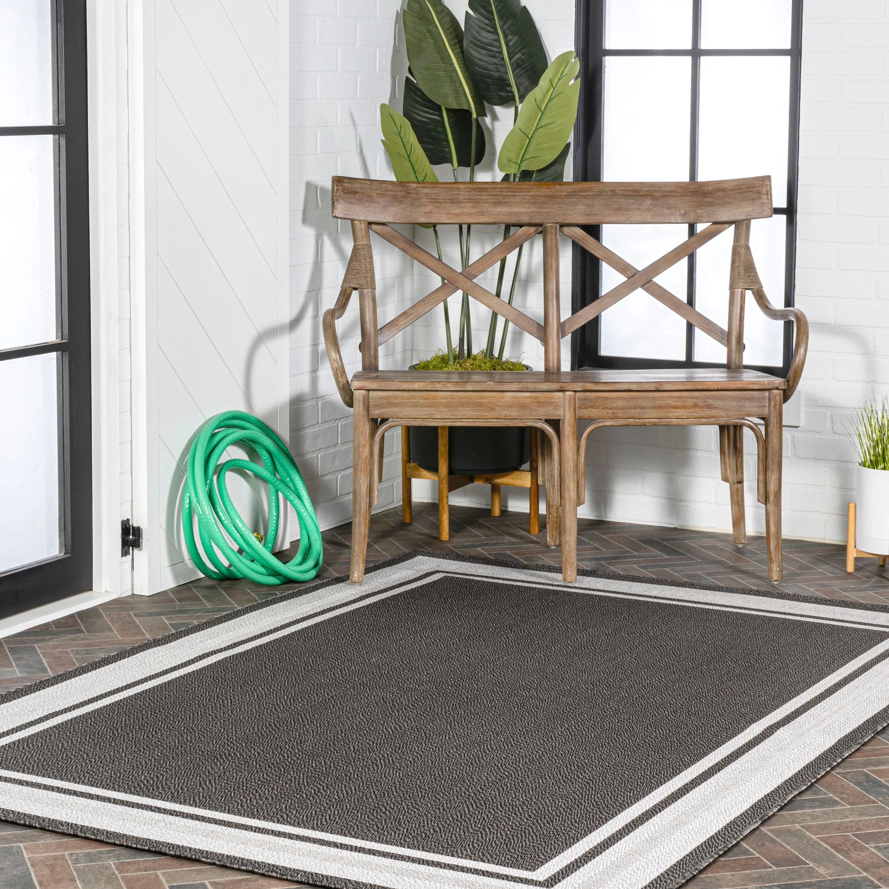 JONATHAN Y Haynes Modern Border Stripe Indoor/Outdoor Area Rug