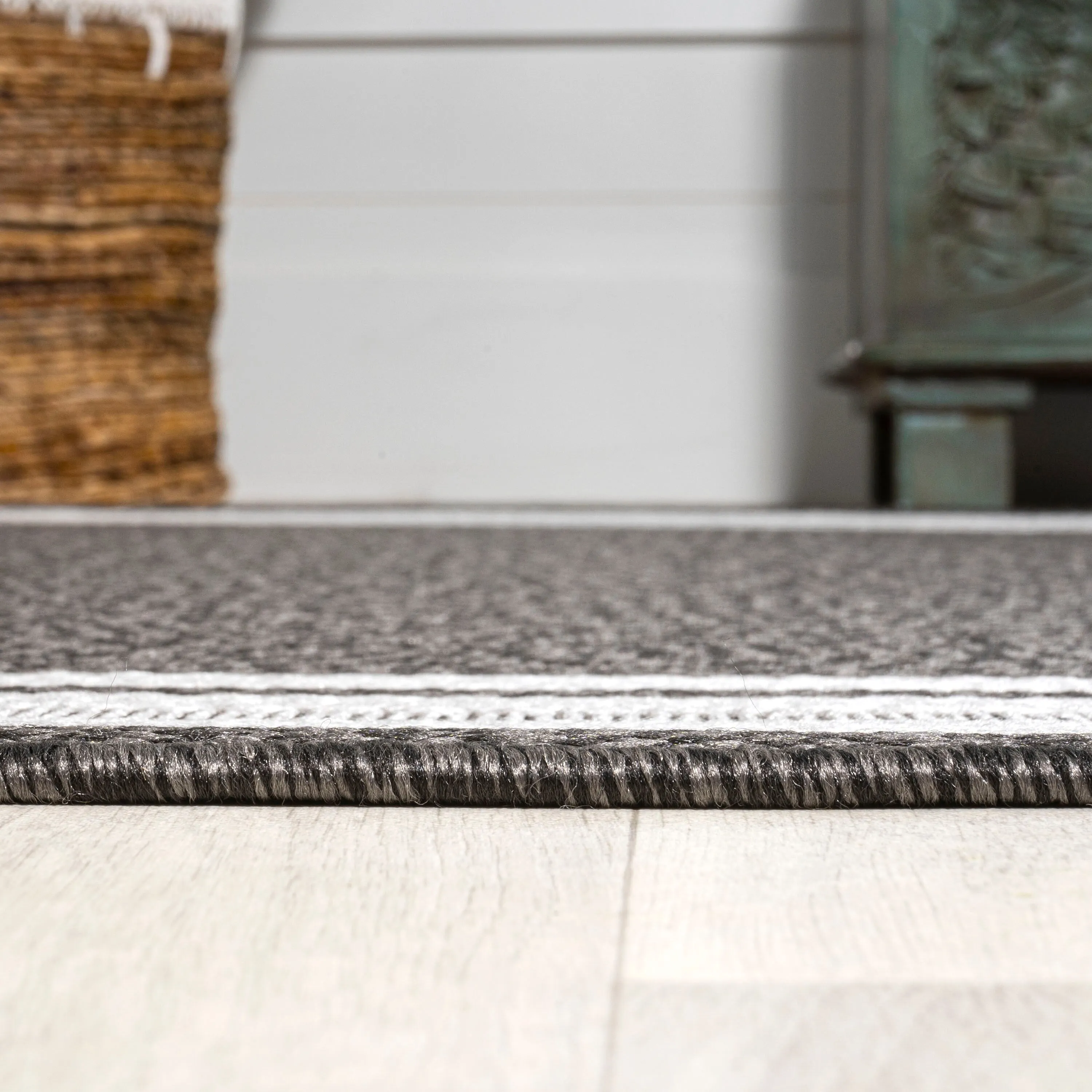 JONATHAN Y Haynes Modern Border Stripe Indoor/Outdoor Area Rug