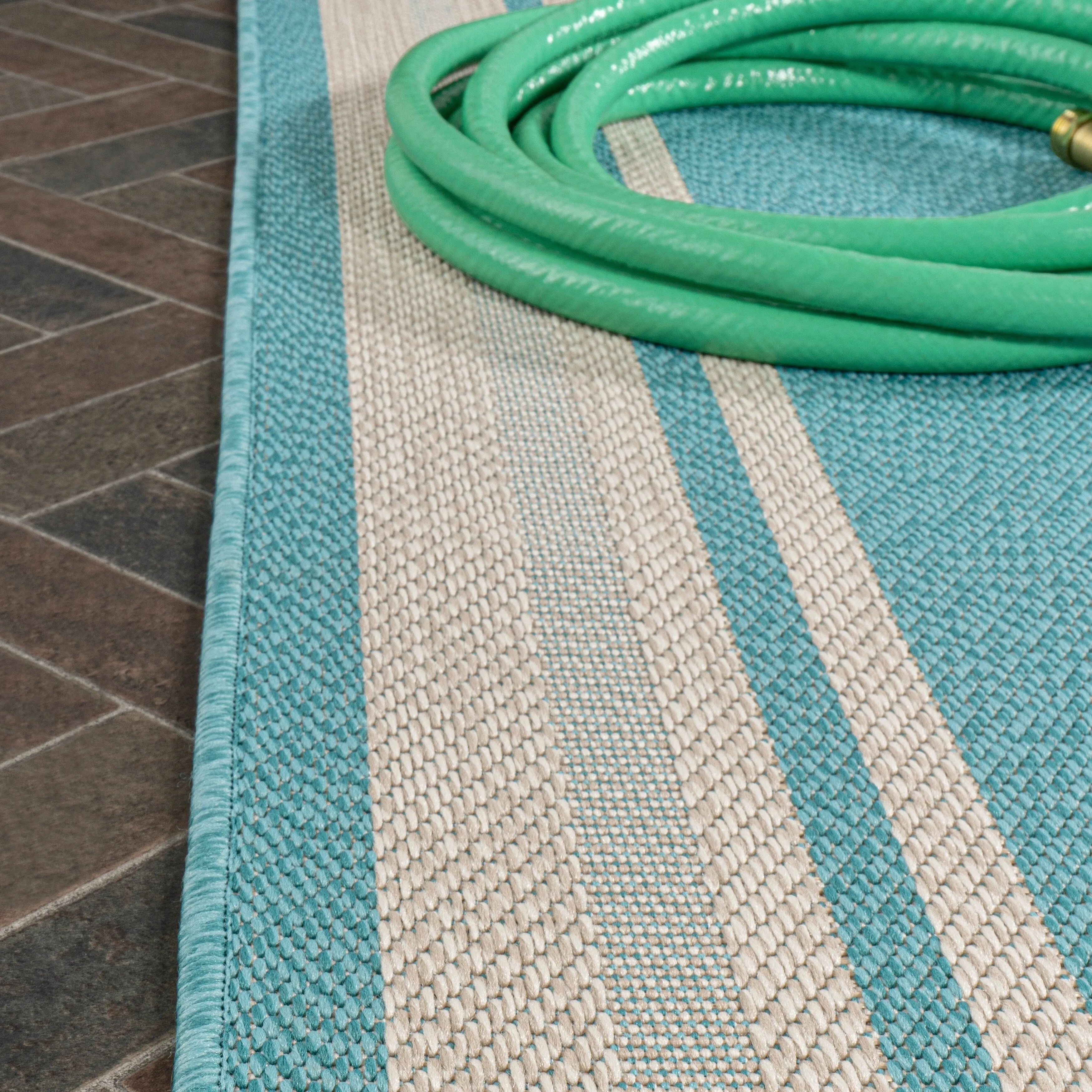 JONATHAN Y Haynes Modern Border Stripe Indoor/Outdoor Area Rug