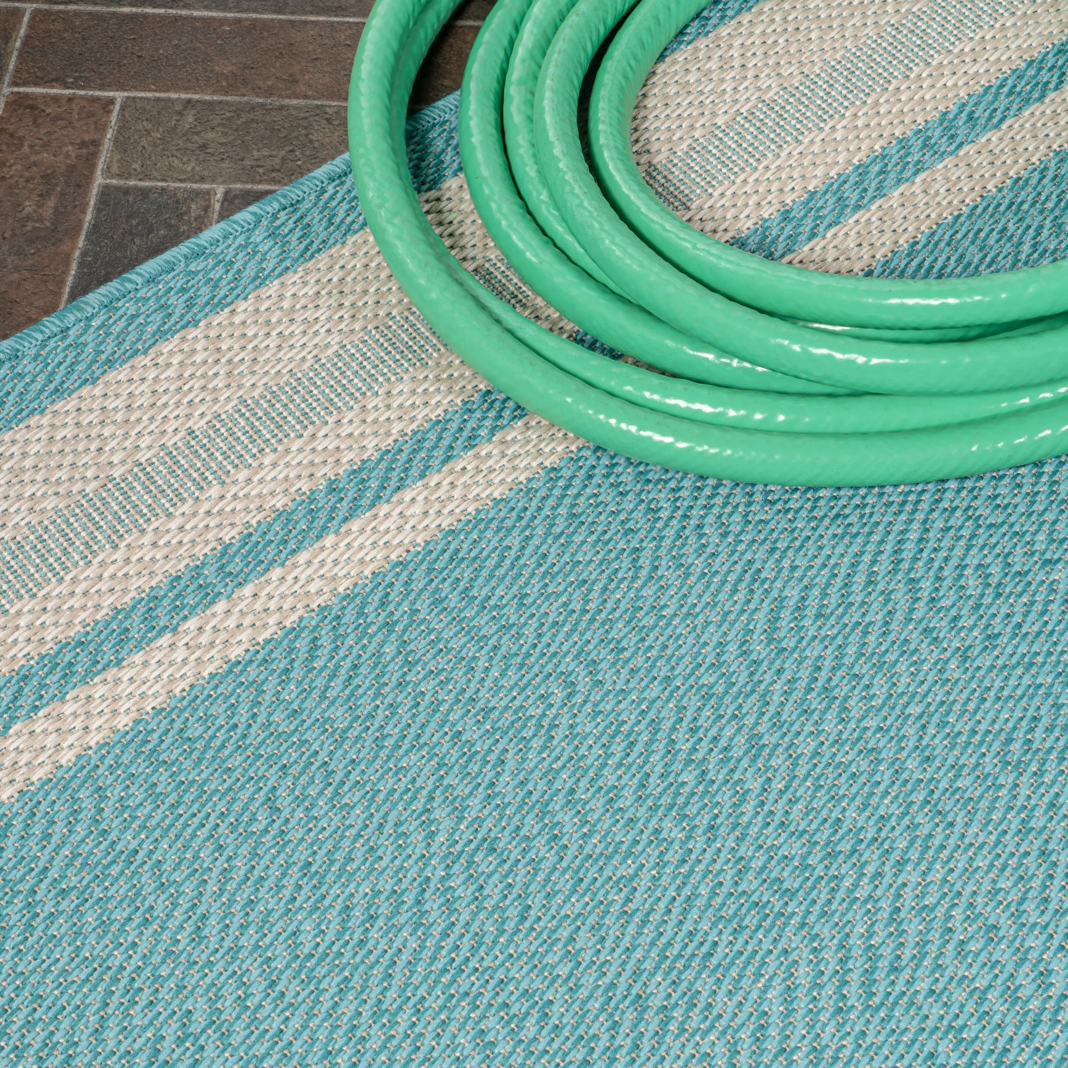 JONATHAN Y Haynes Modern Border Stripe Indoor/Outdoor Area Rug