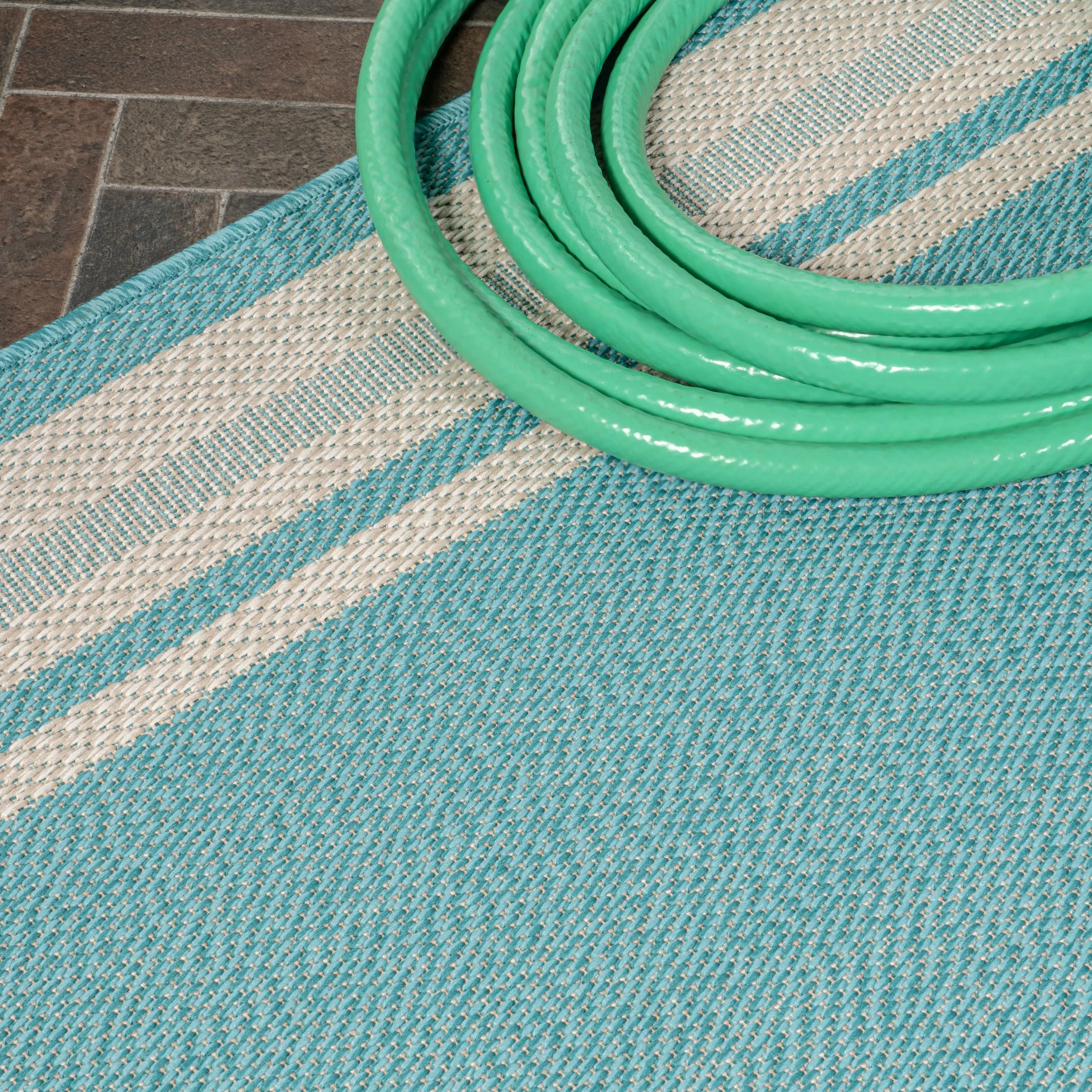 JONATHAN Y Haynes Modern Border Stripe Indoor/Outdoor Area Rug