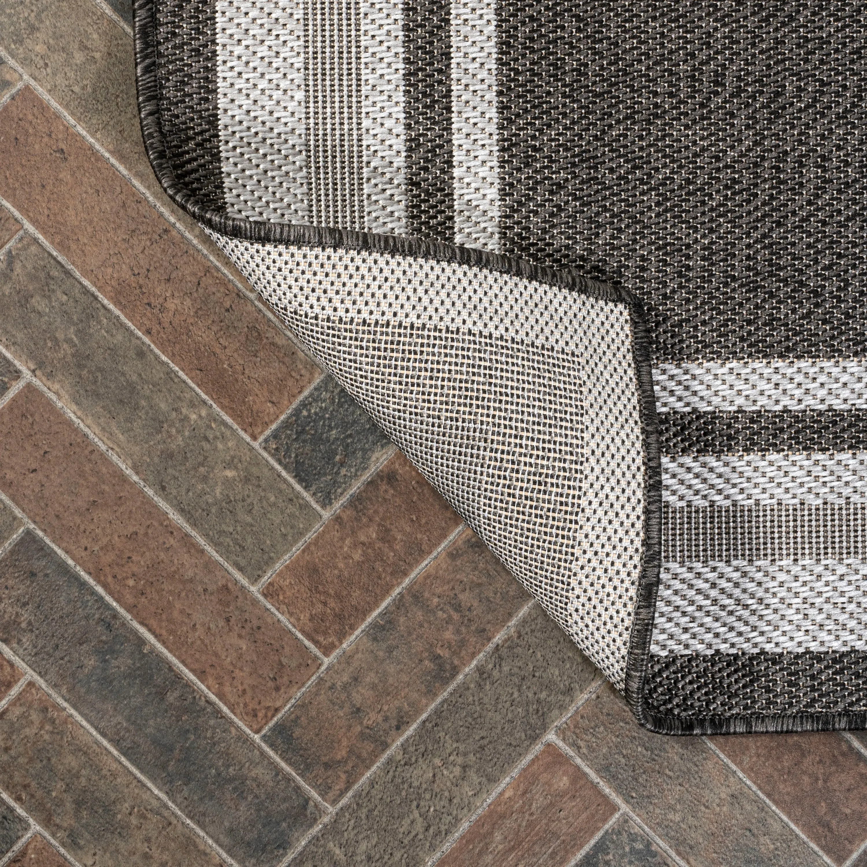 JONATHAN Y Haynes Modern Border Stripe Indoor/Outdoor Area Rug