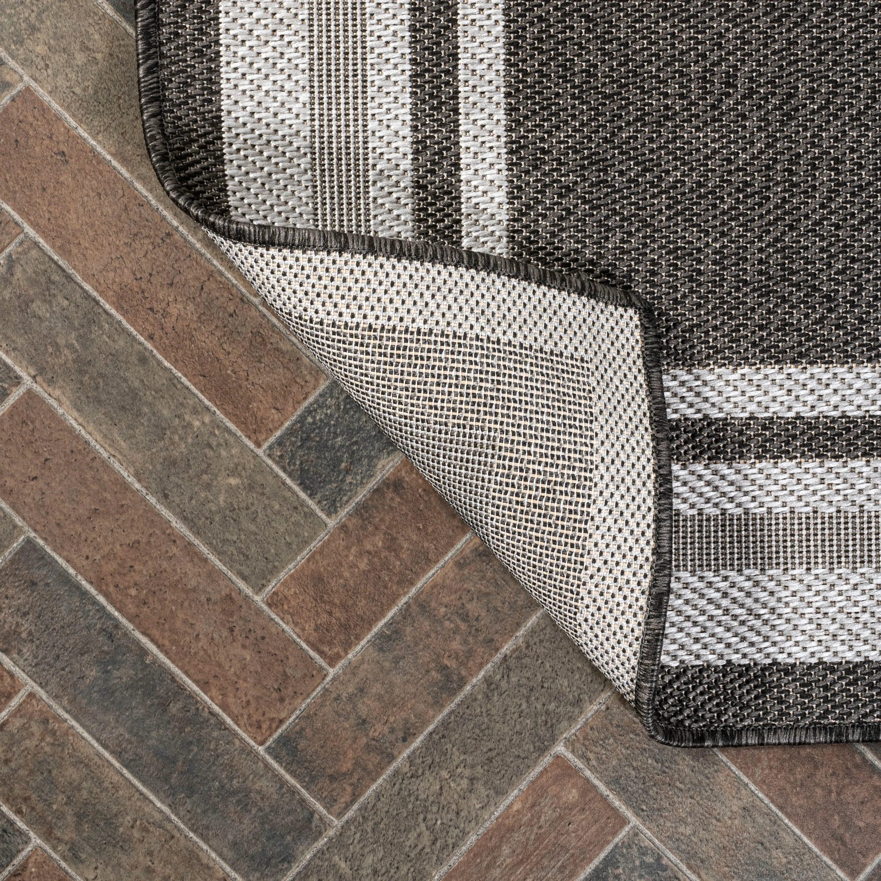 JONATHAN Y Haynes Modern Border Stripe Indoor/Outdoor Area Rug