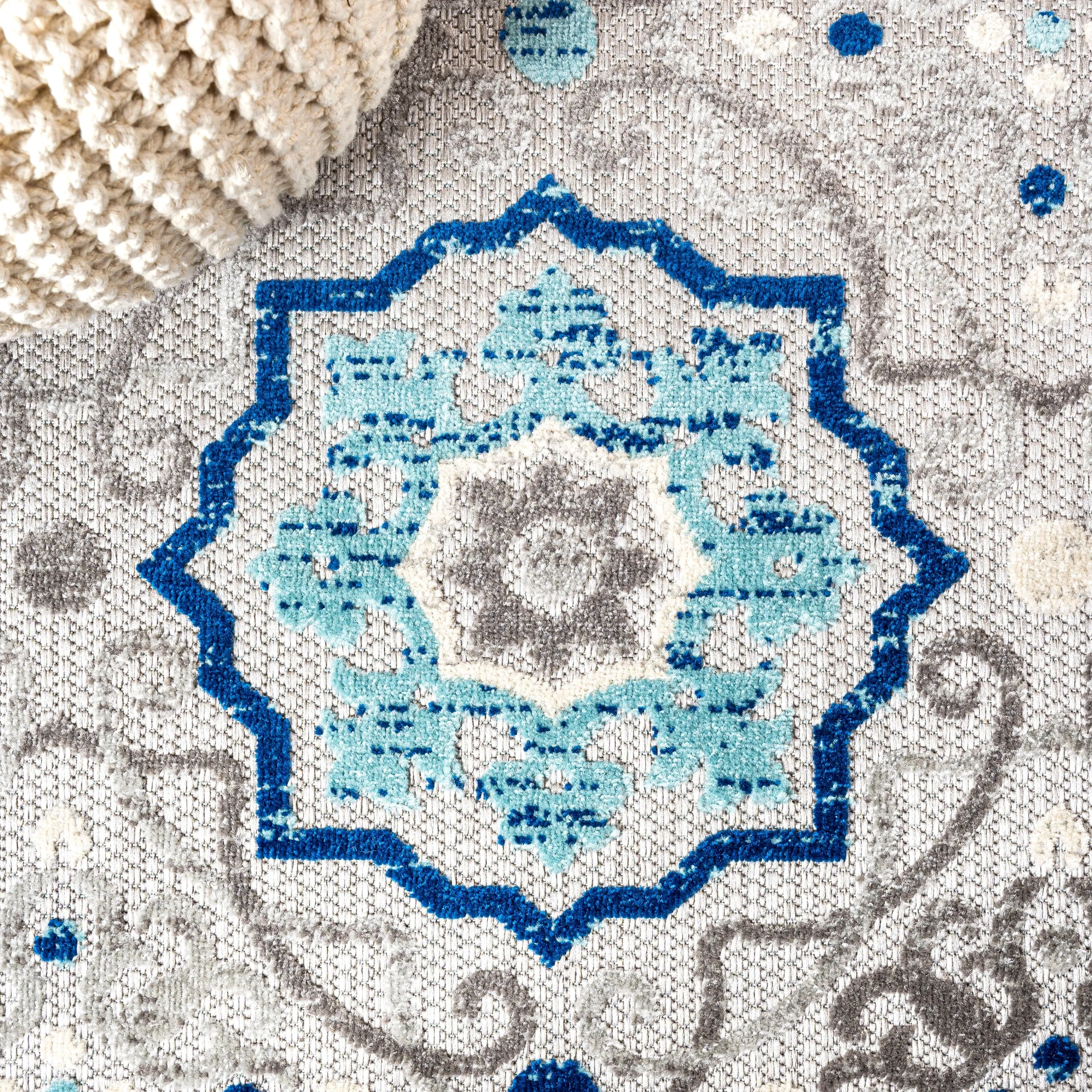 JONATHAN Y Julien Medallion Indoor/Outdoor Area Rug