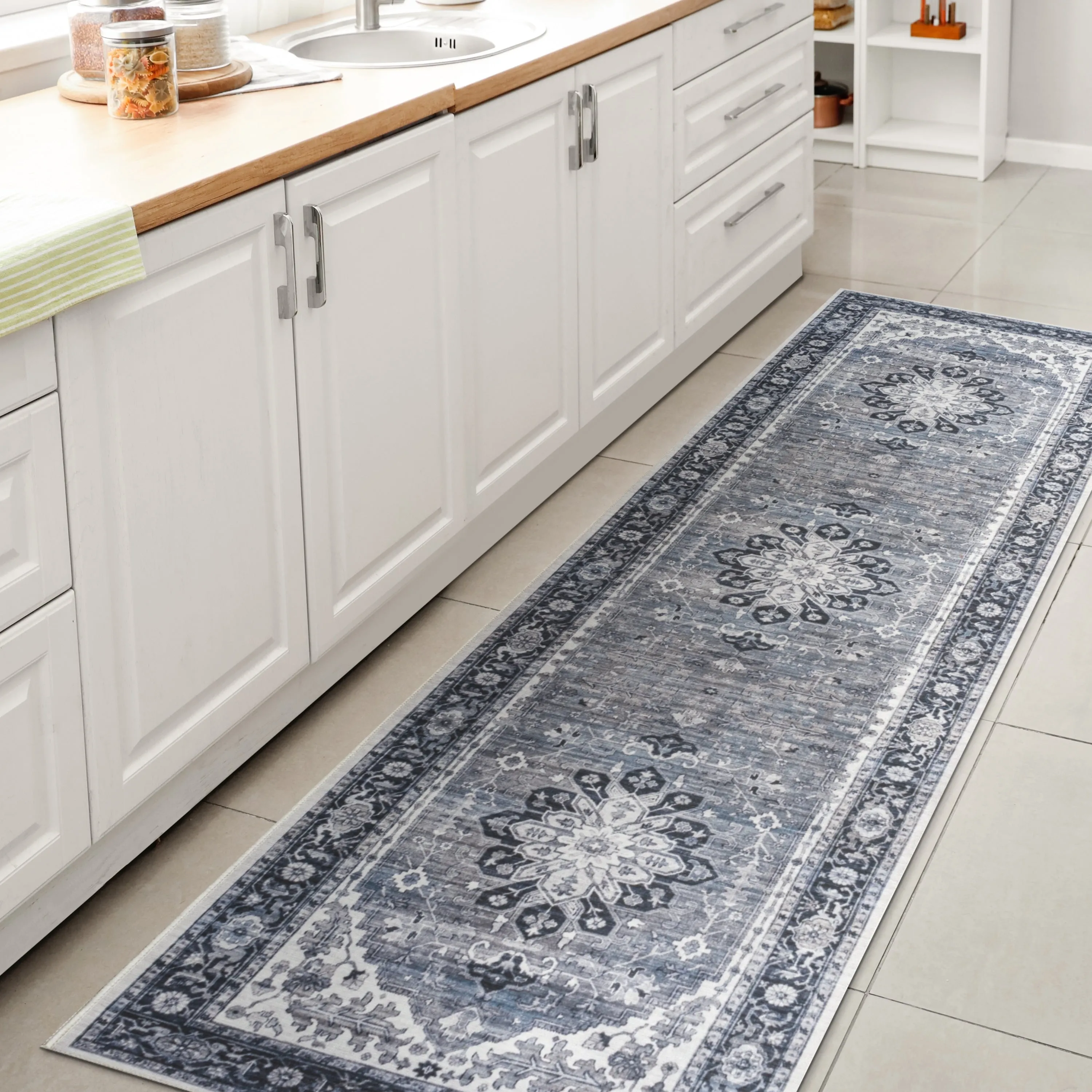 JONATHAN Y Maris Ornate Medallion Machine Washable Area Rug