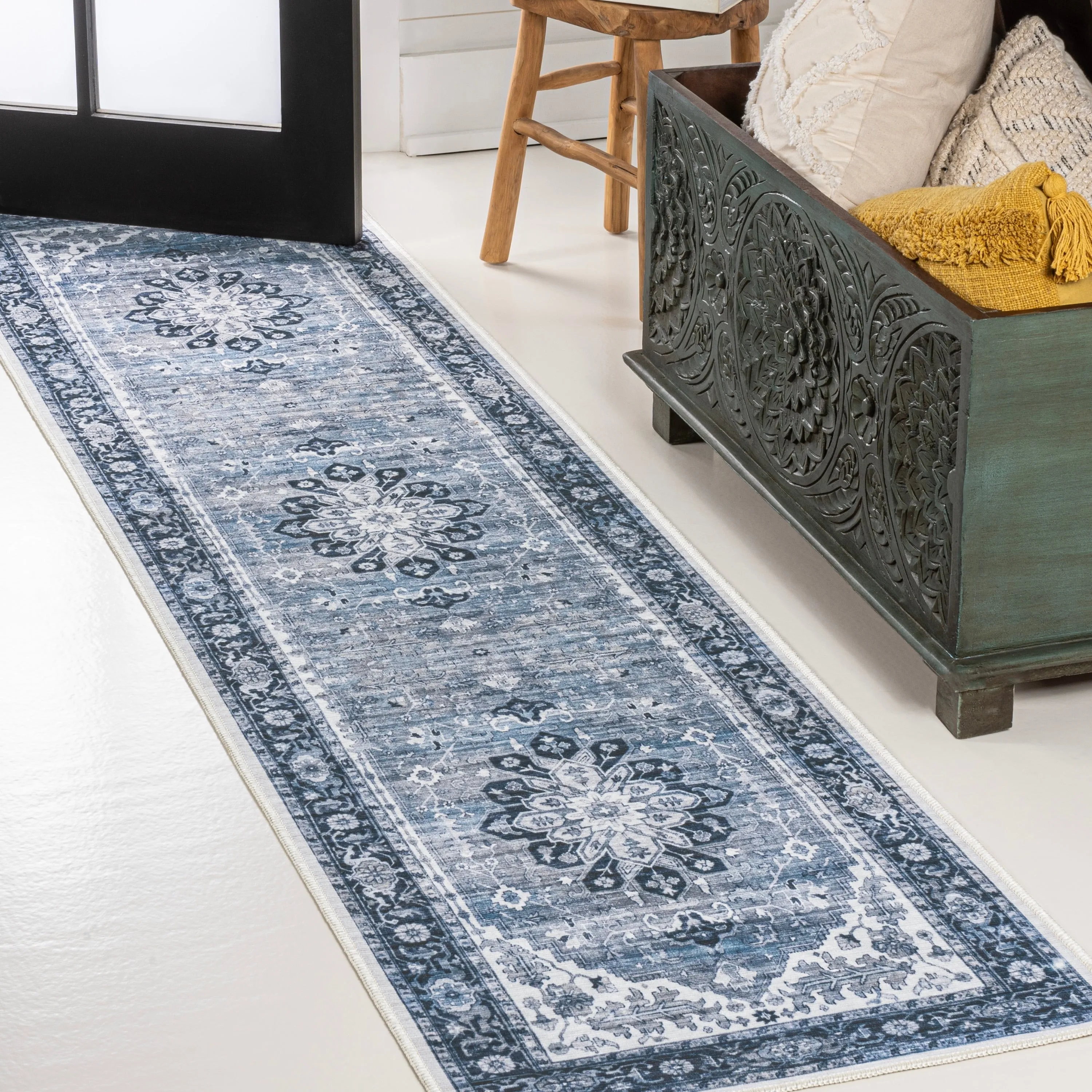 JONATHAN Y Maris Ornate Medallion Machine Washable Area Rug