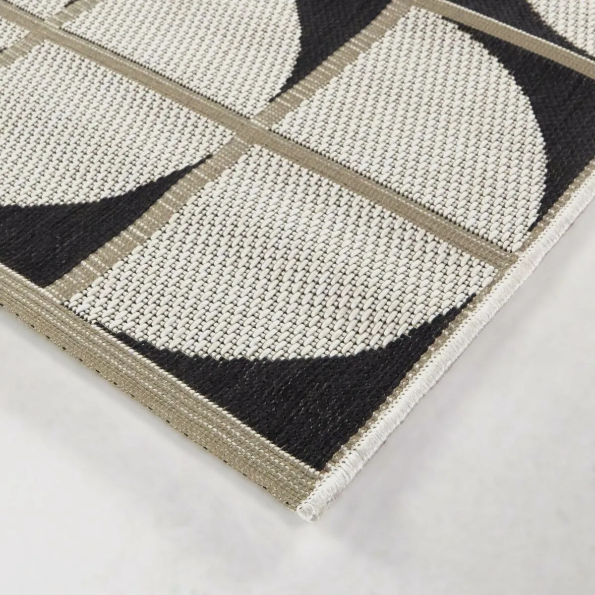 Lavant Geometric Indoor/Outdoor Area Rug