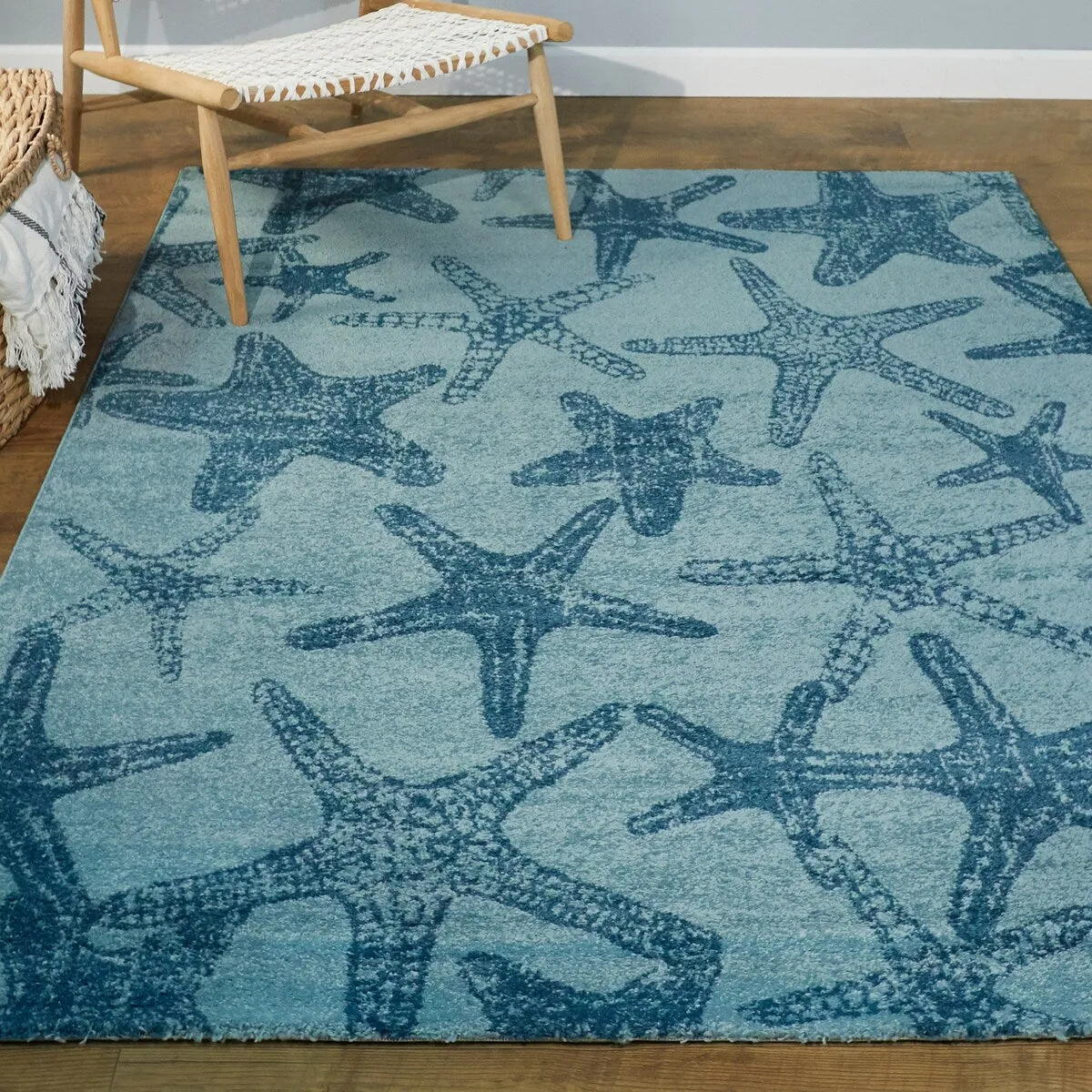Leyton Nautical Solid Starfish Coastal Area Rug