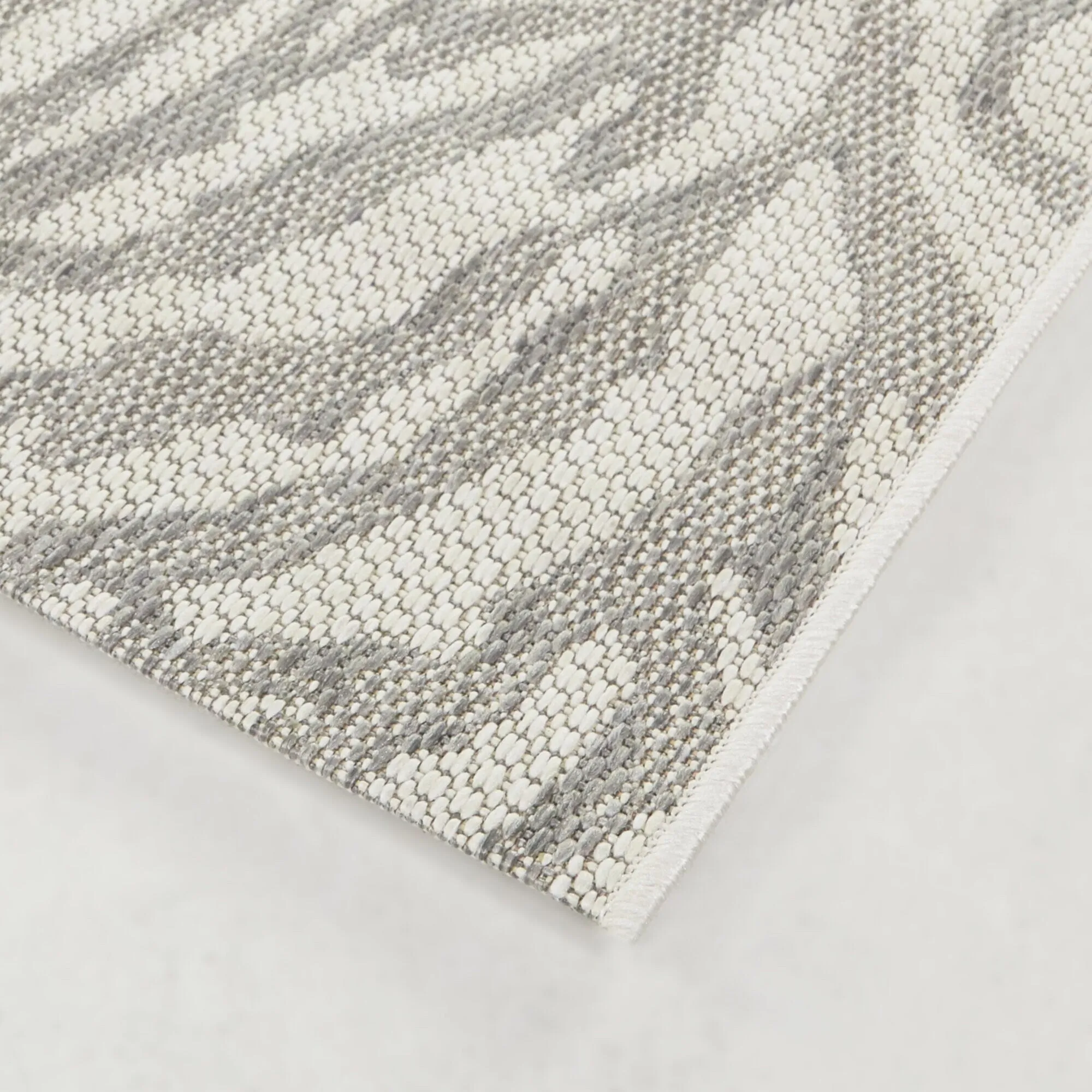 Lilburn Coastal Coral Area Rug