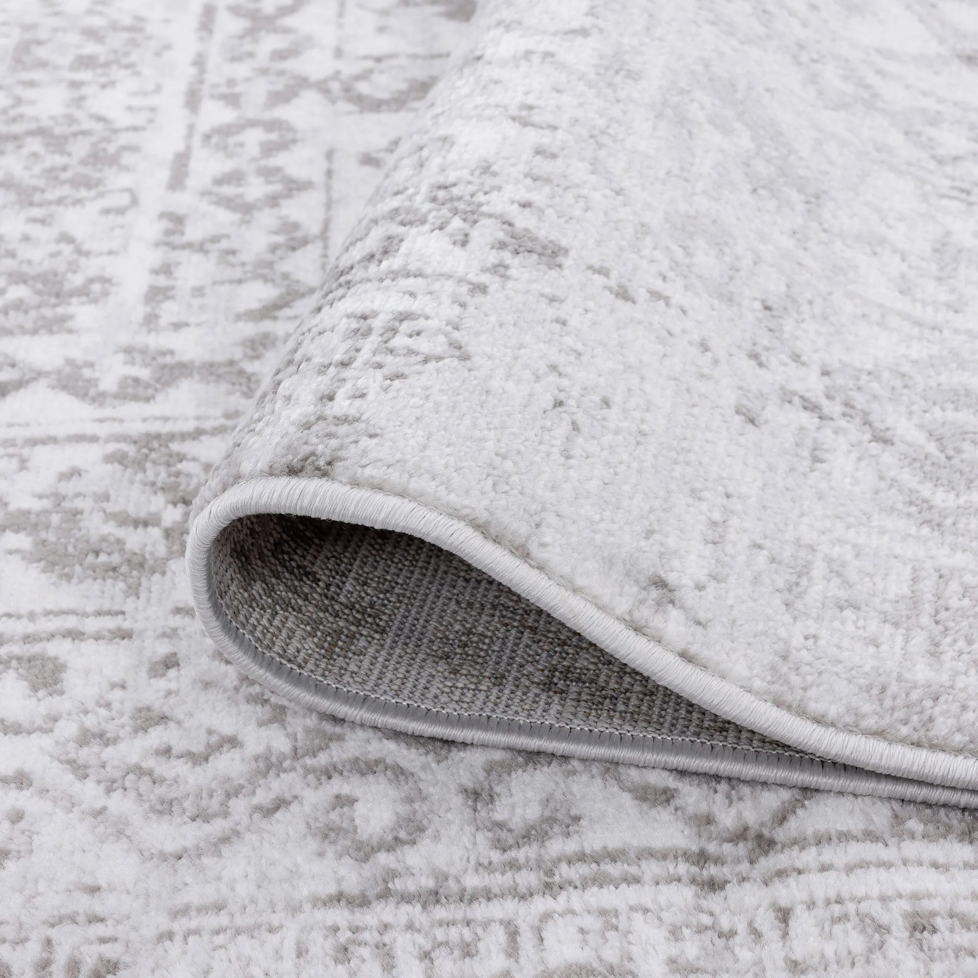 Linx Farmhouse Diamond Indoor Area Rug