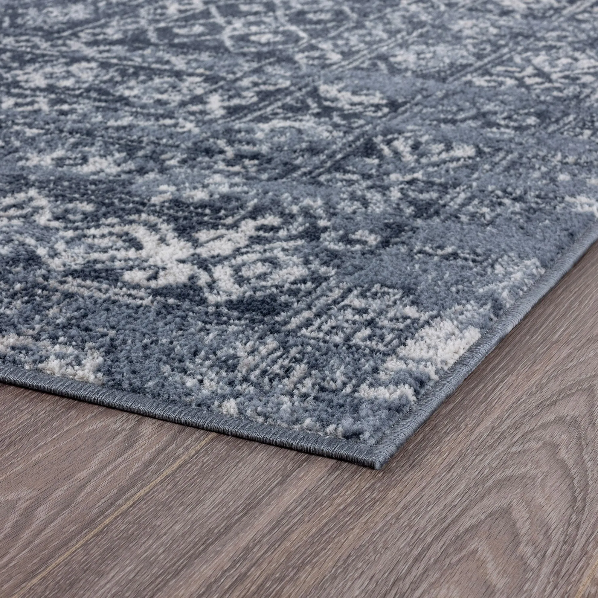 Linx Farmhouse Diamond Indoor Area Rug
