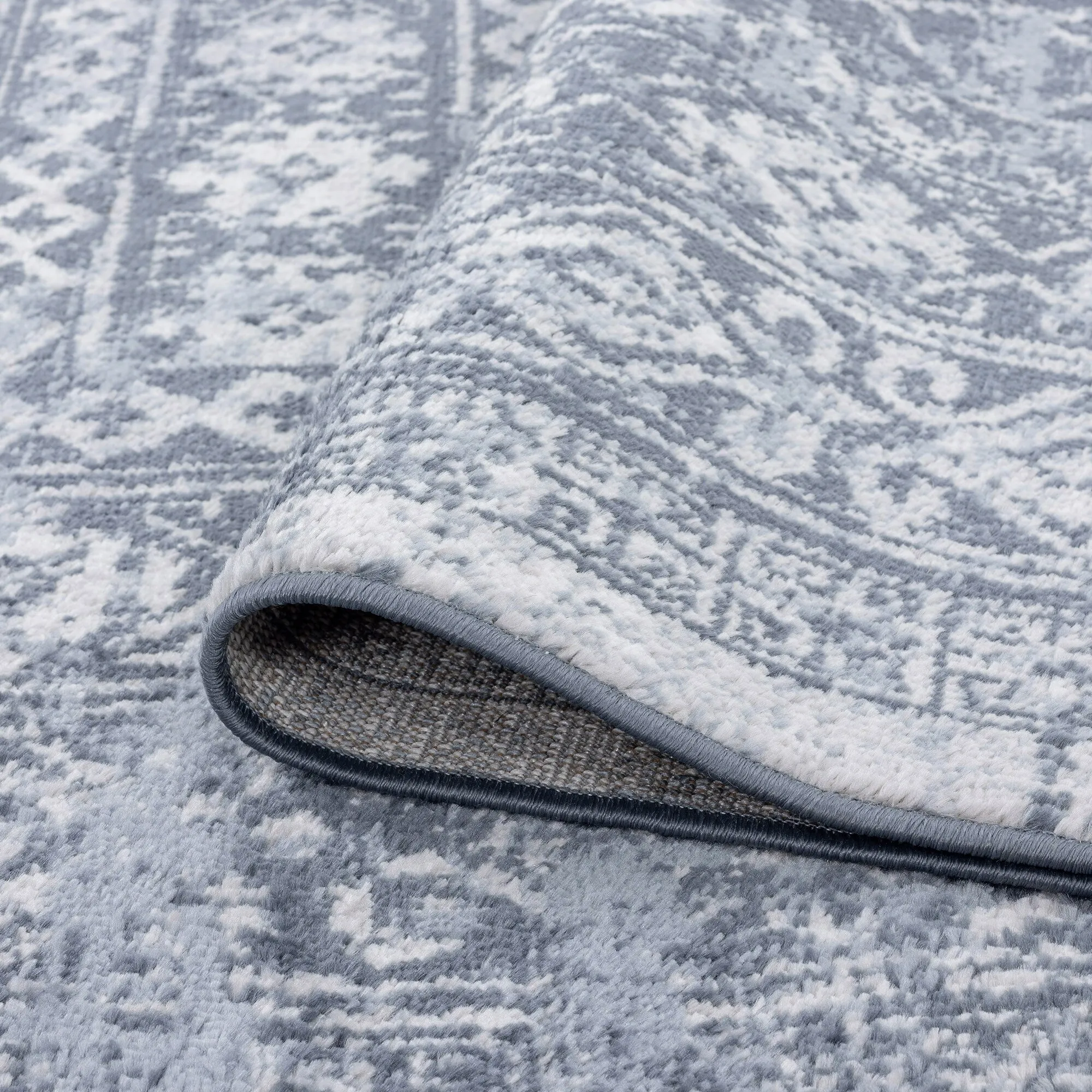 Linx Farmhouse Diamond Indoor Area Rug