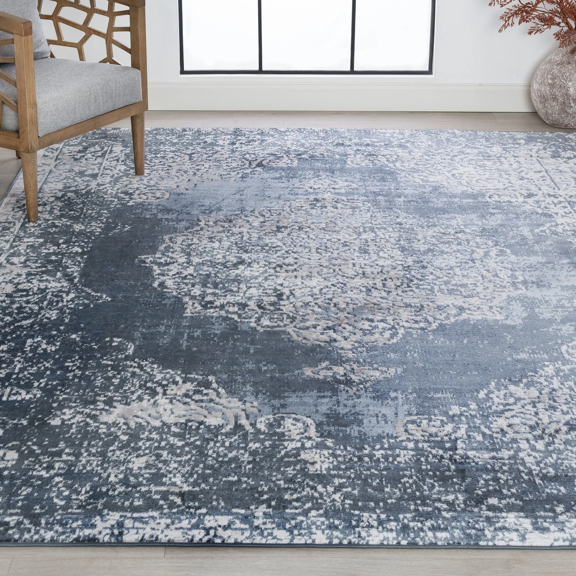 Linx Shabby Chic Medallion Indoor Area Rug