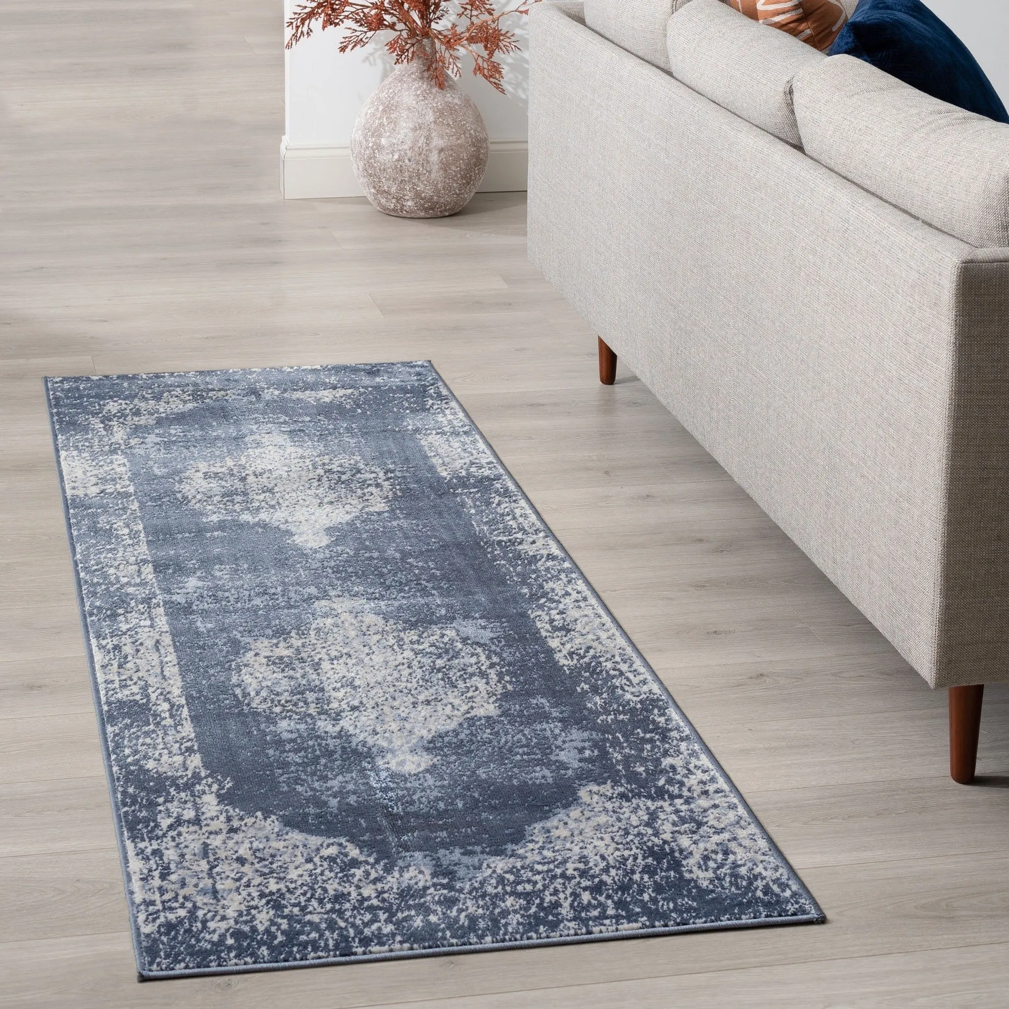 Linx Shabby Chic Medallion Indoor Area Rug