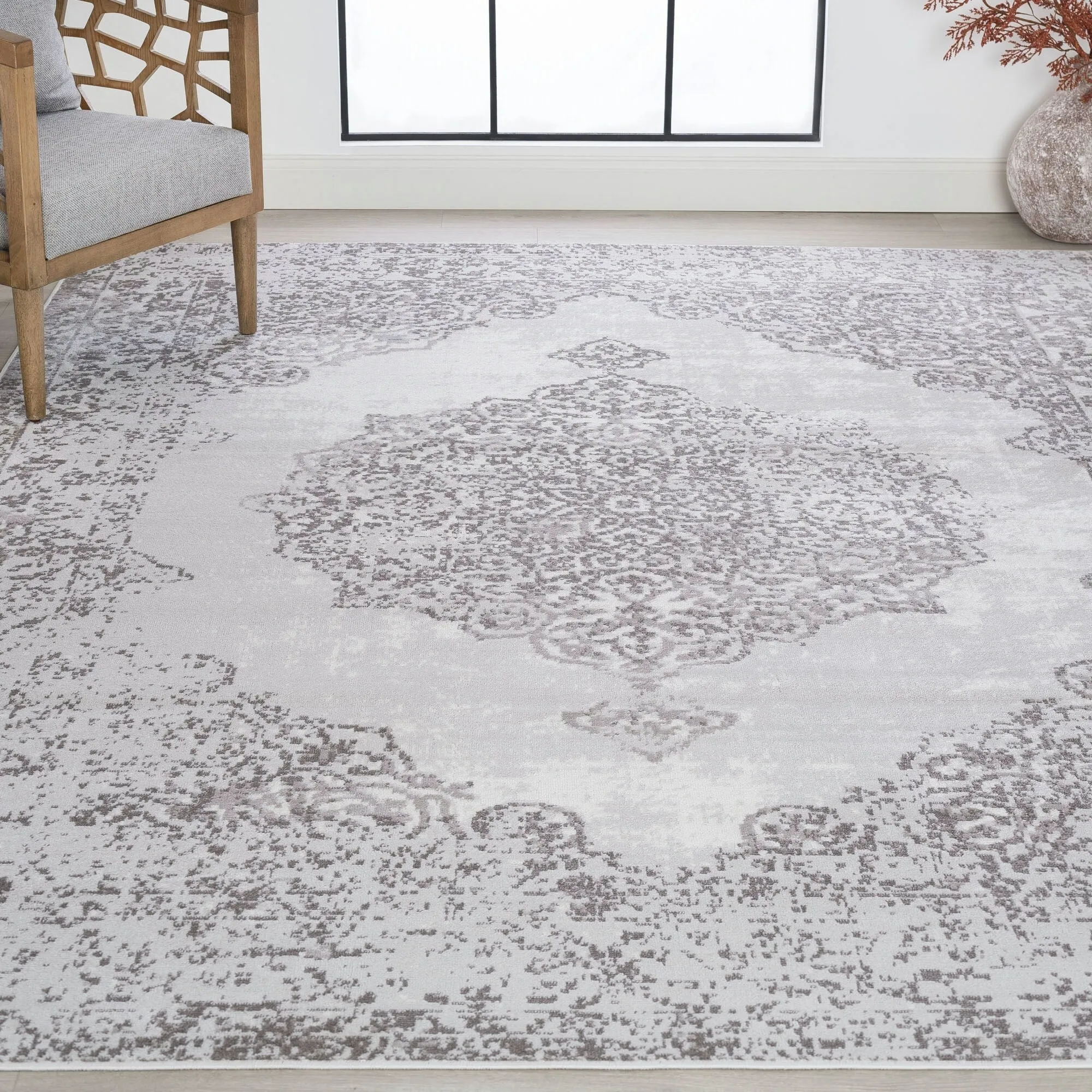 Linx Shabby Chic Medallion Indoor Area Rug