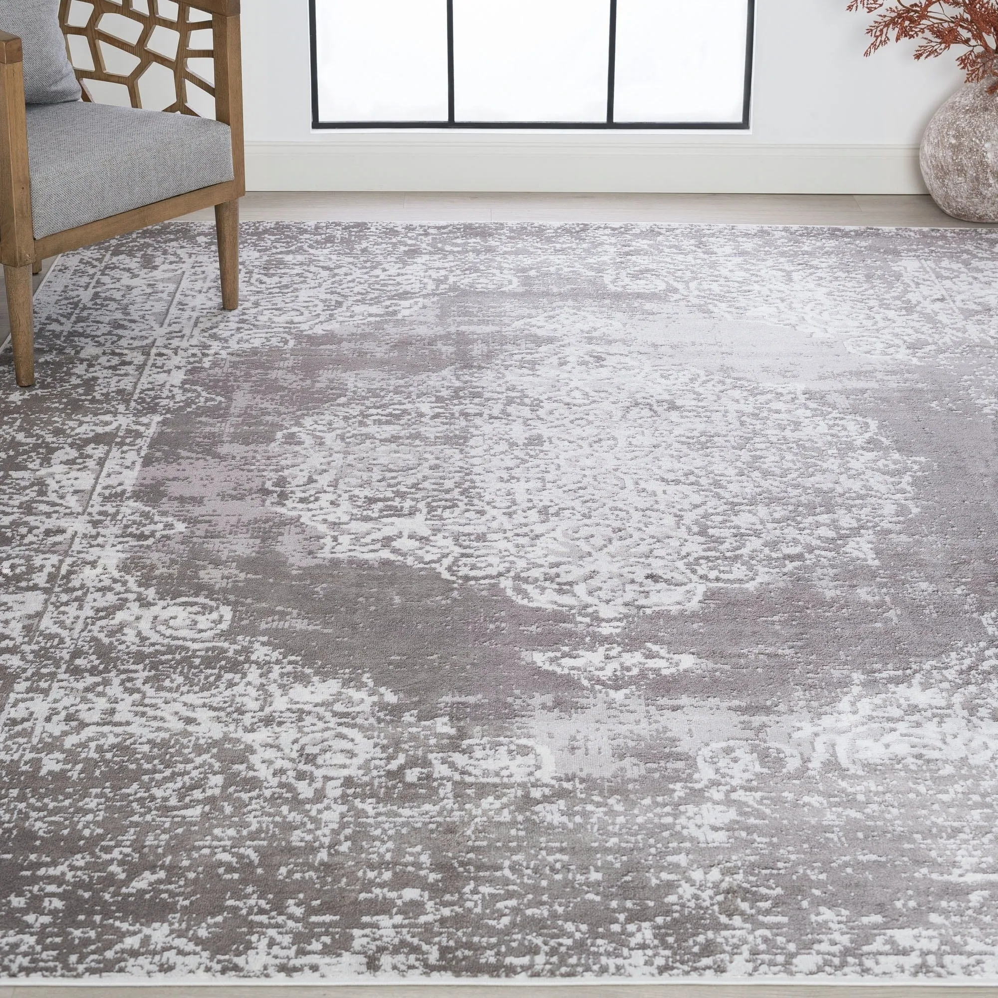 Linx Shabby Chic Medallion Indoor Area Rug