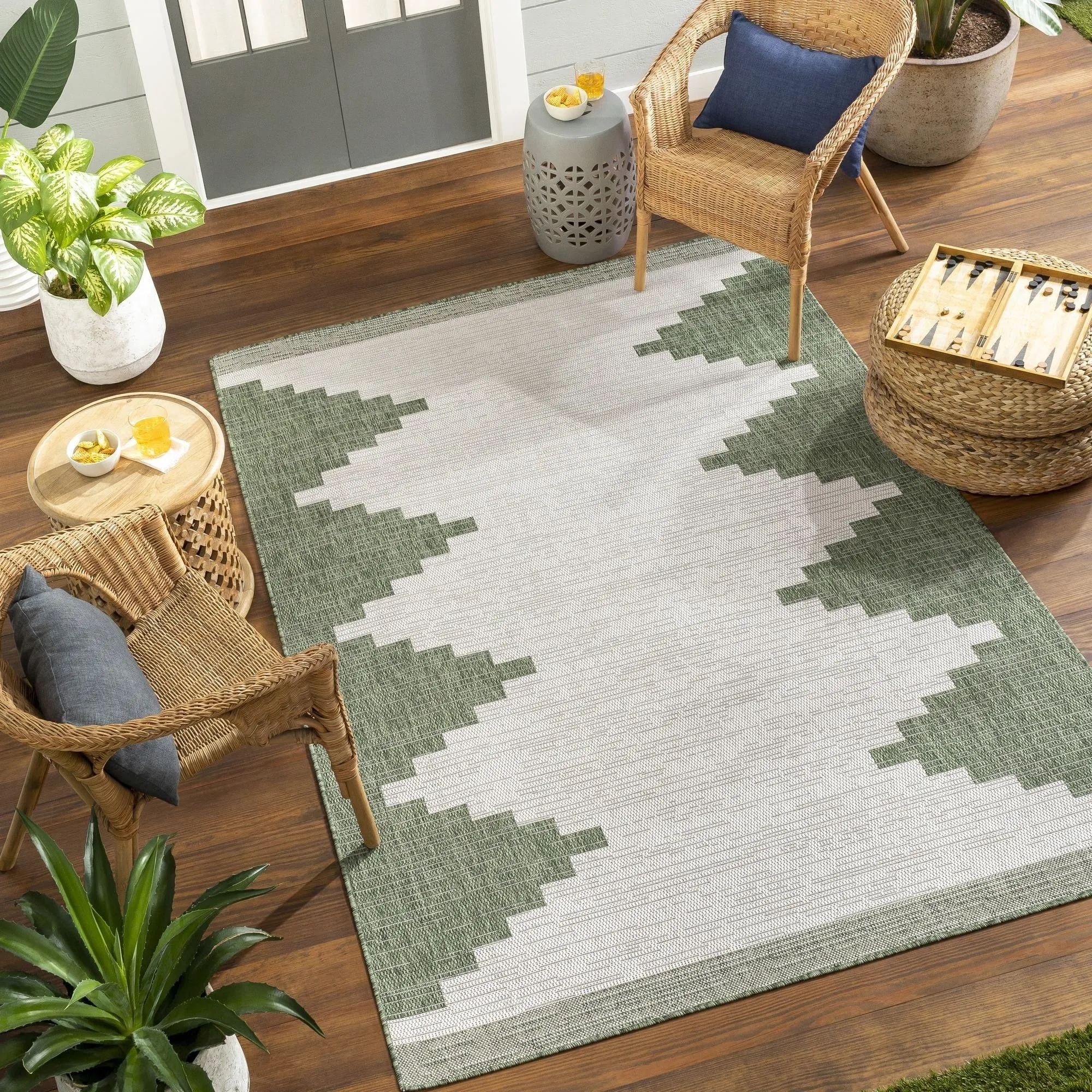 Livabliss Aleida Indoor/Outdoor Modern Area Rug