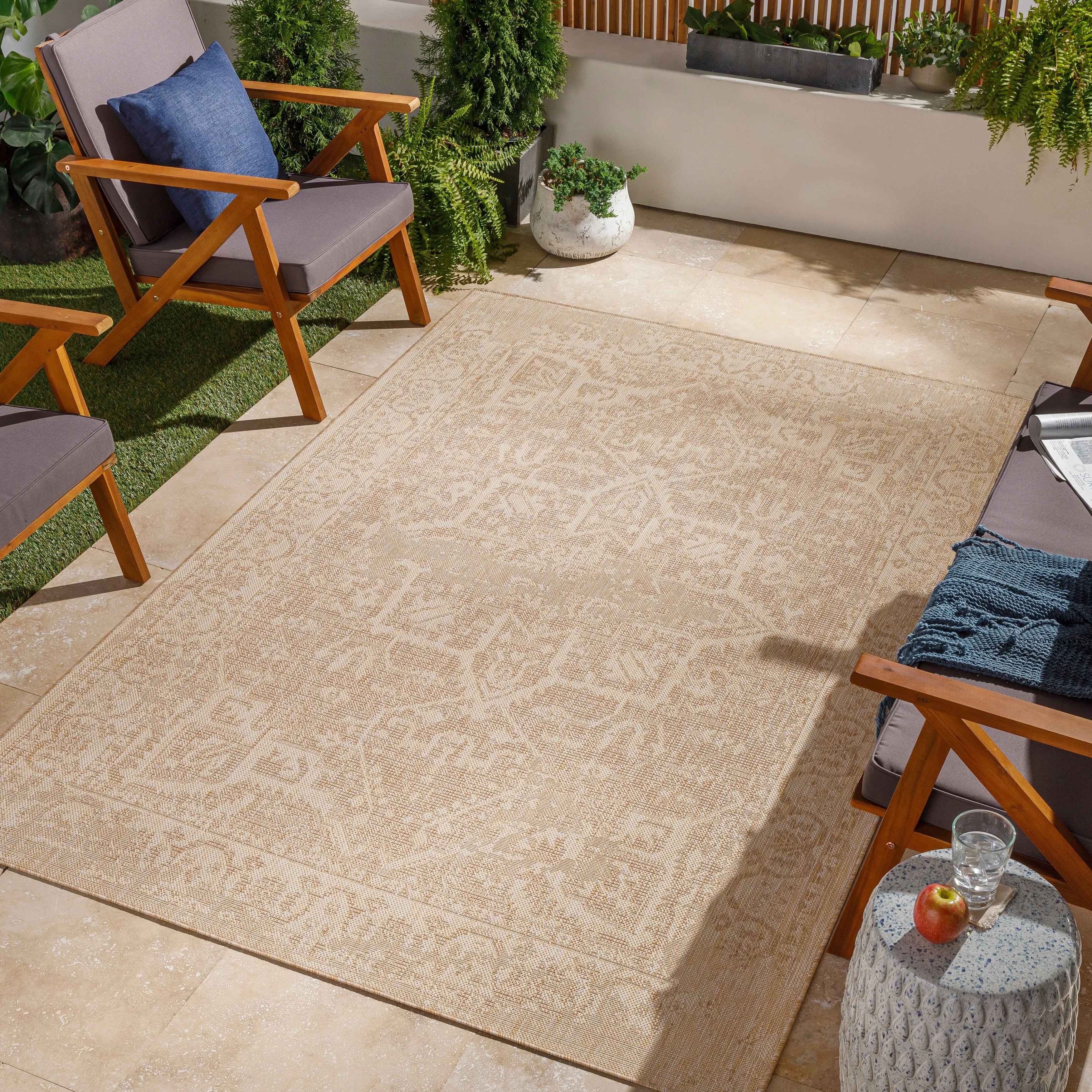 Livabliss Farrah Traditional Medallion Indoor/ Outdoor Area Rug