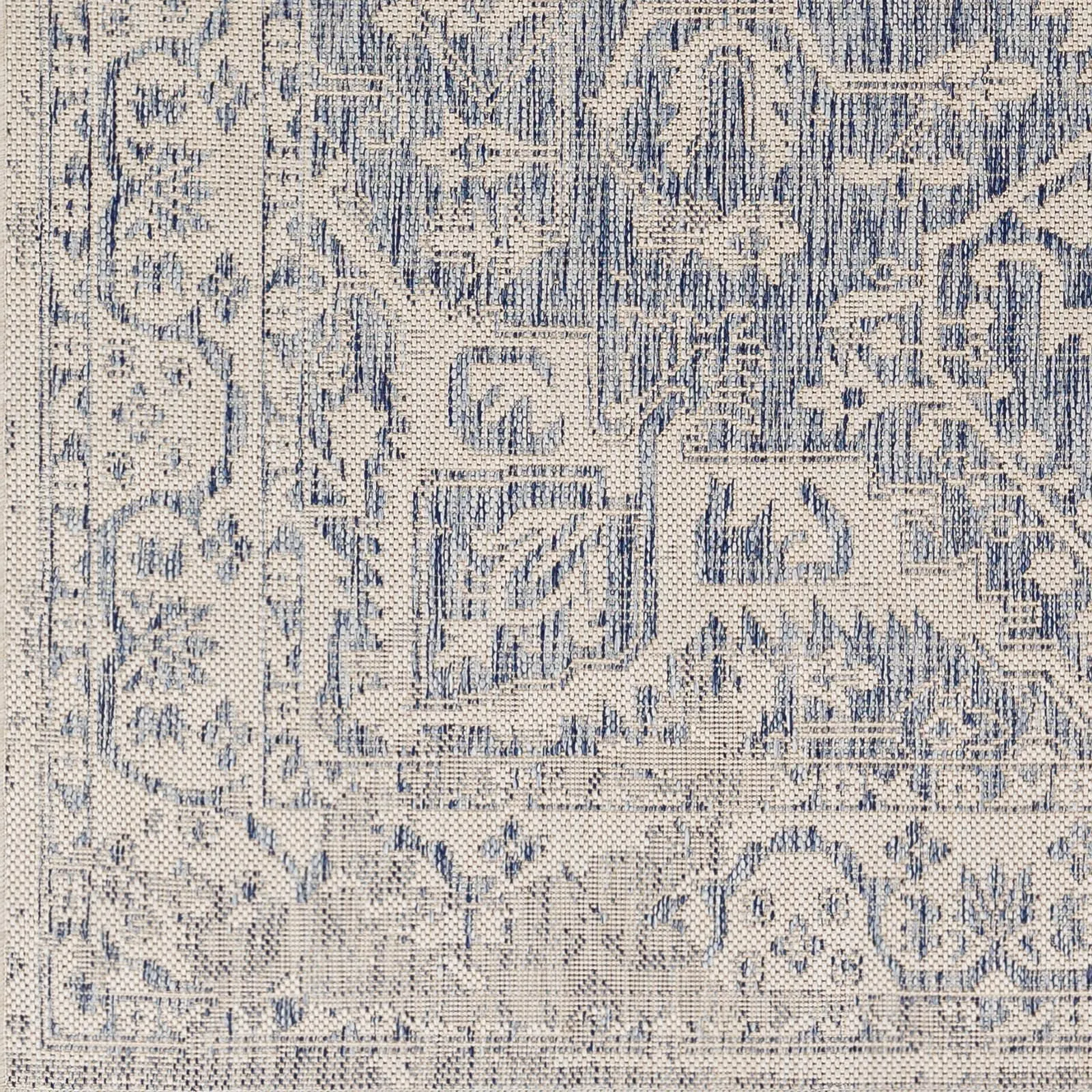 Livabliss Farrah Traditional Medallion Indoor/ Outdoor Area Rug