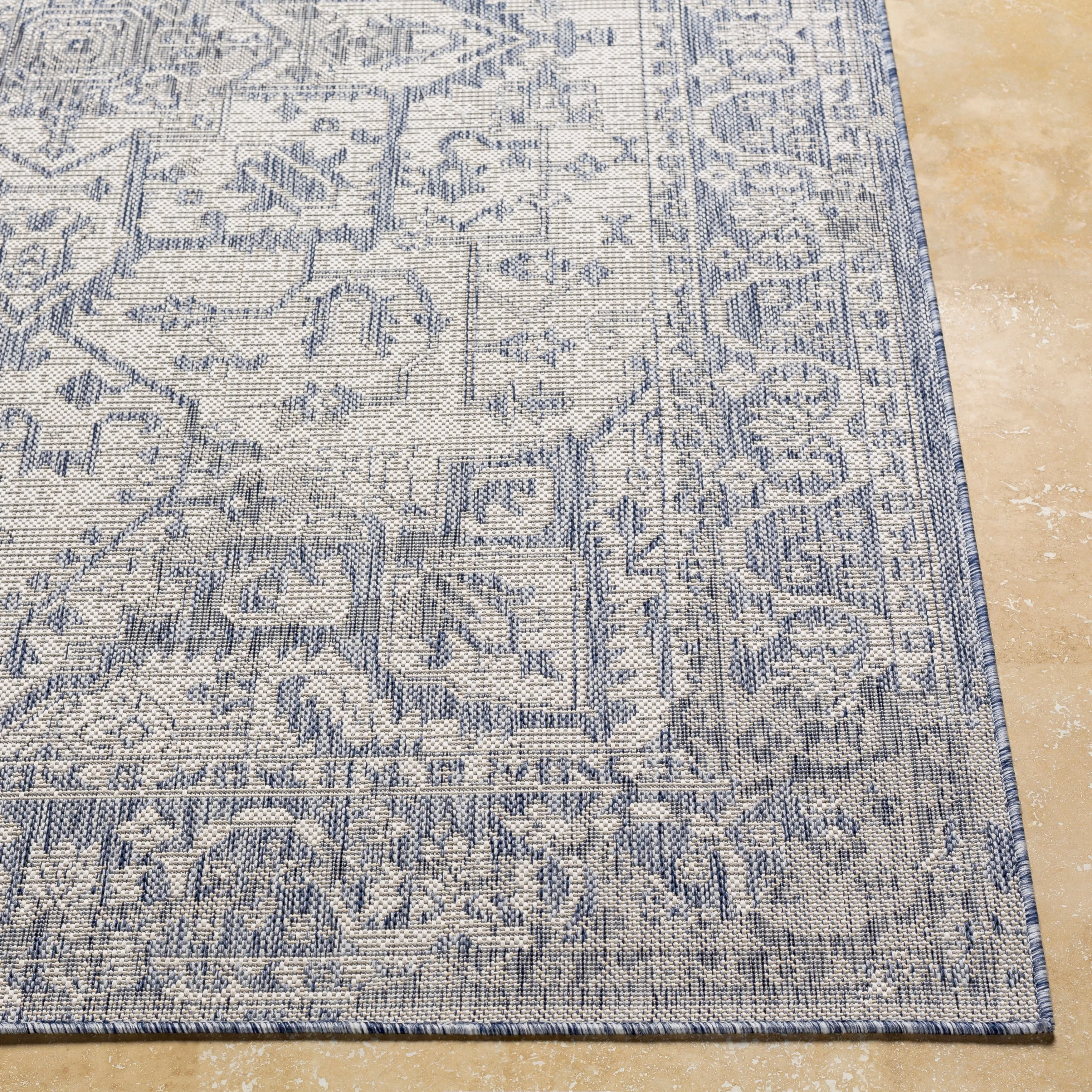 Livabliss Farrah Traditional Medallion Indoor/ Outdoor Area Rug