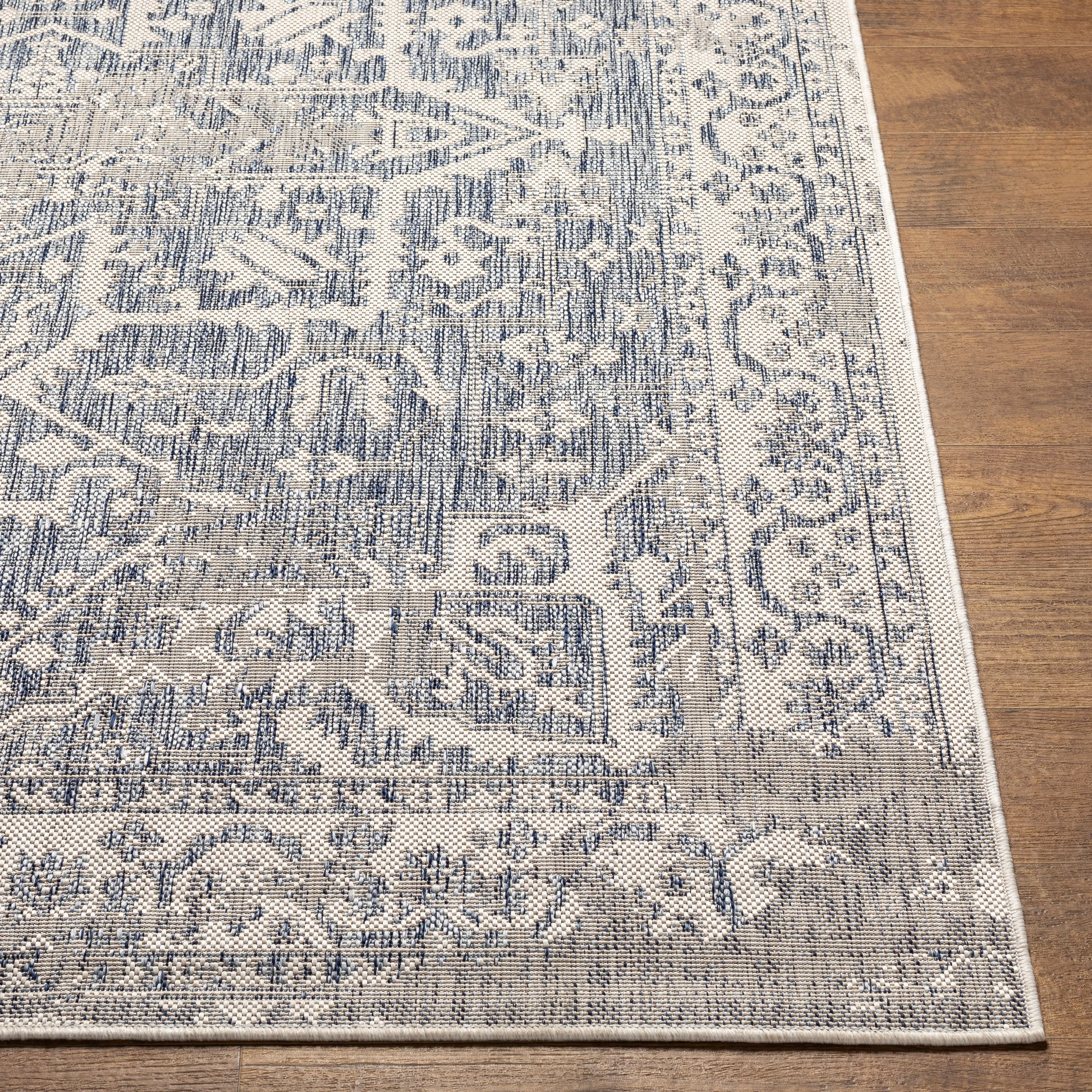 Livabliss Farrah Traditional Medallion Indoor/ Outdoor Area Rug