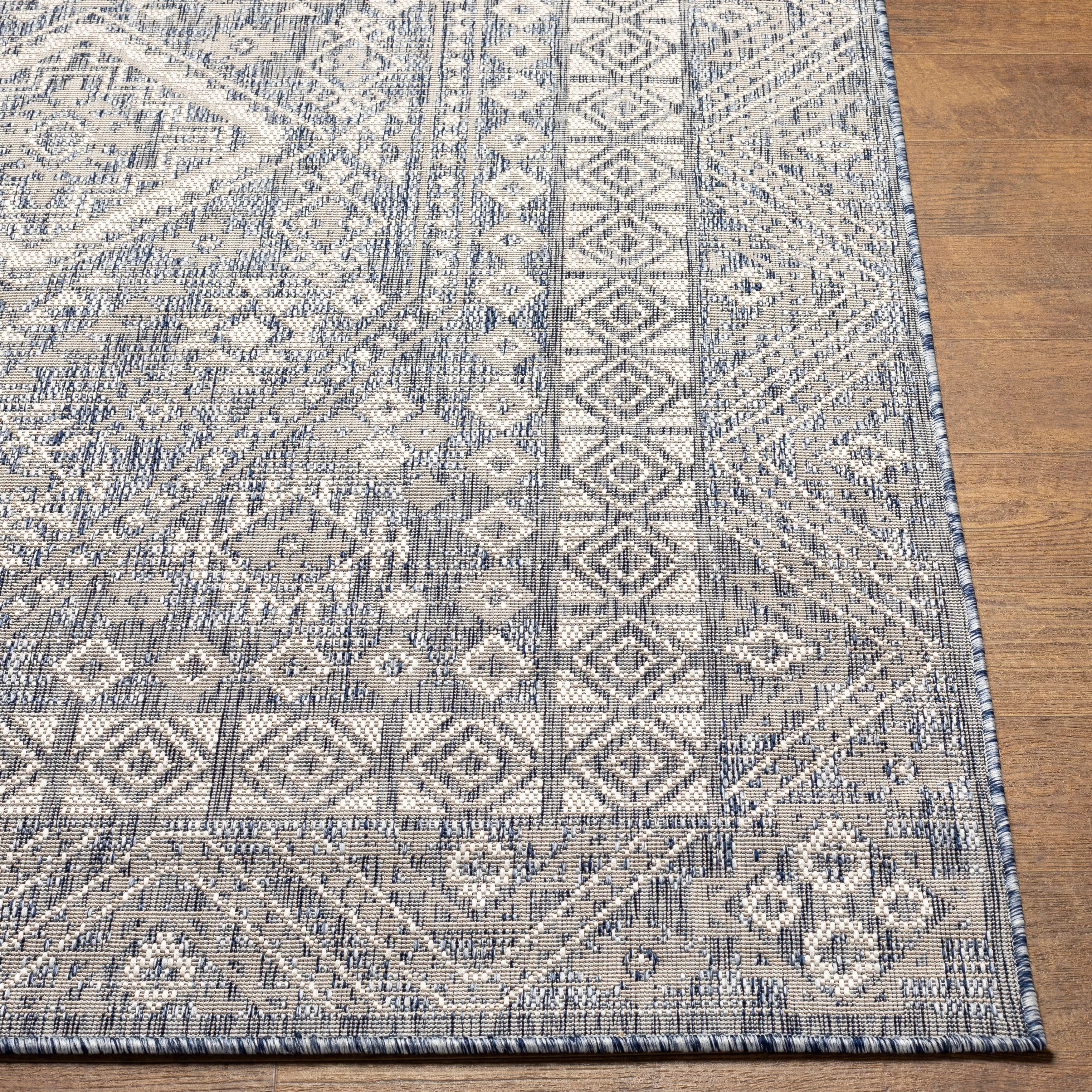 Livabliss Lexi Global Medallion Indoor/ Outdoor Area Rug