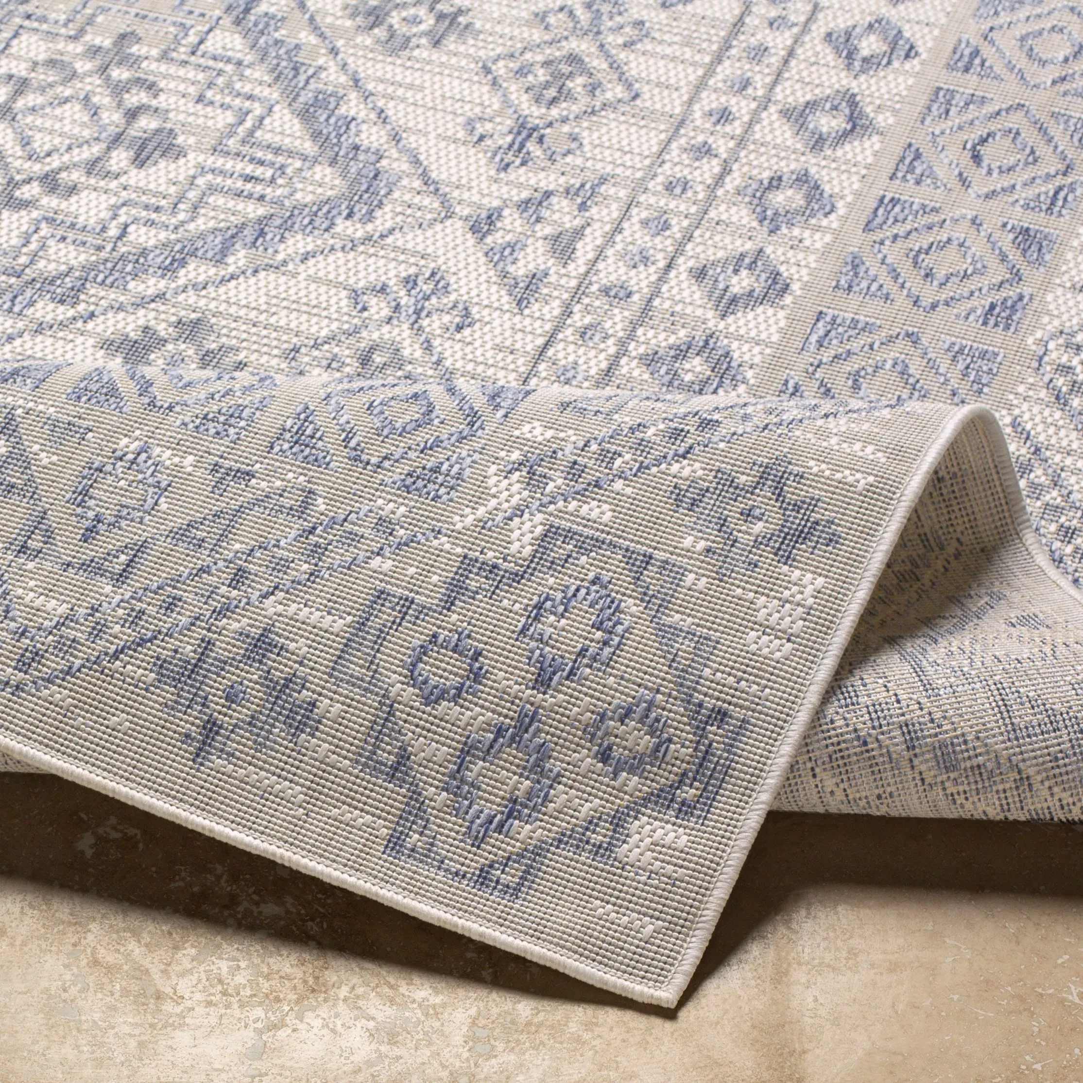 Livabliss Lexi Global Medallion Indoor/ Outdoor Area Rug